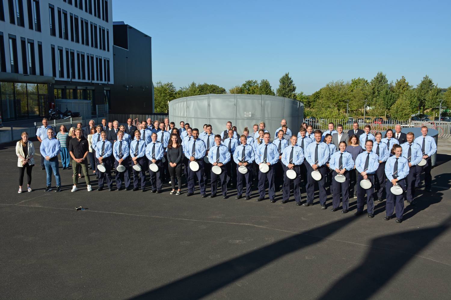 Die Kreispolizeibehörde Mettmann begrüßt 52 neue Polizeibeamtinnen und -beamte