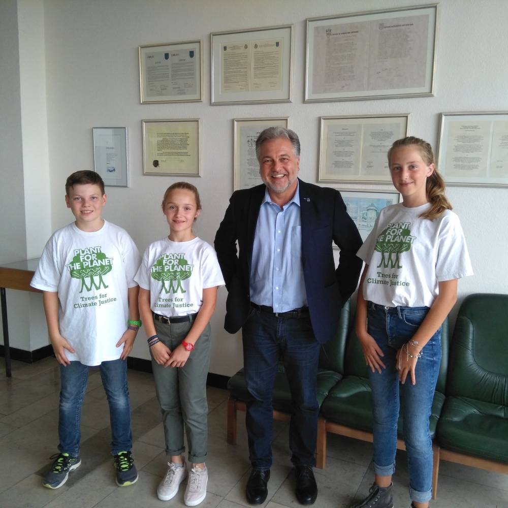 Klimabotschafter des Plant for the Planet Club Mettmann besuchen den Bürgermeister
