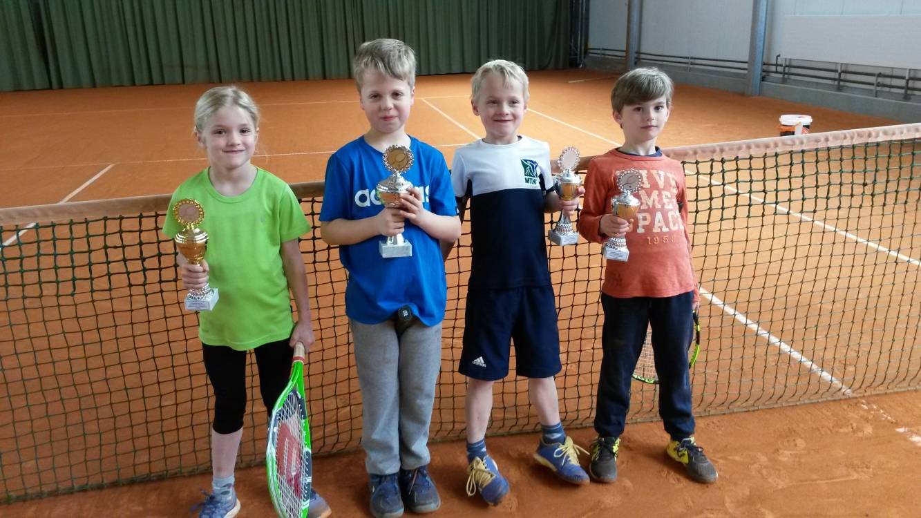 Sehr gute Leistungen der MTHC-Tennis-Jugend bei der Bezirkssichtung
