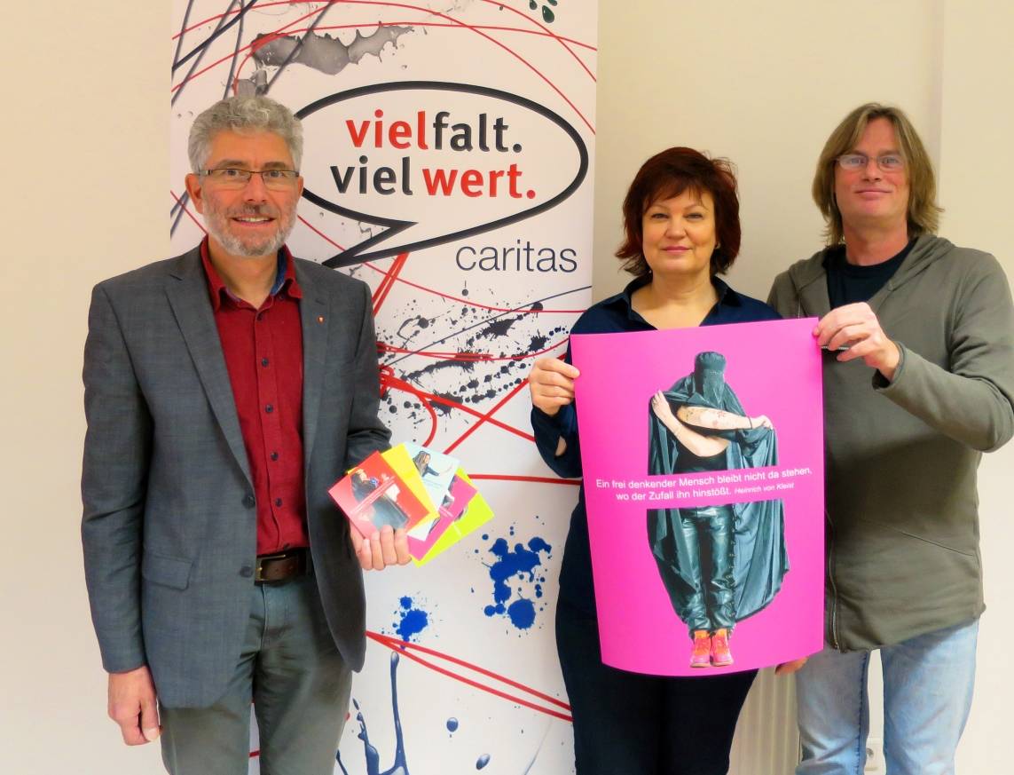 Caritasverband Mettmann zieht Burka-Postkartenaktion „Mascara“ zurück