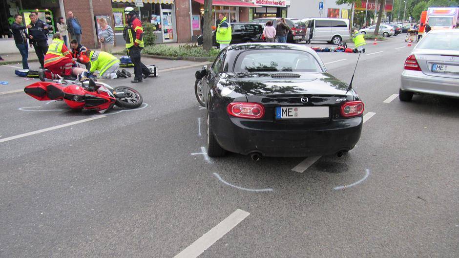 Motorradunfall auf der Berliner Straße - mehrere Verletzte