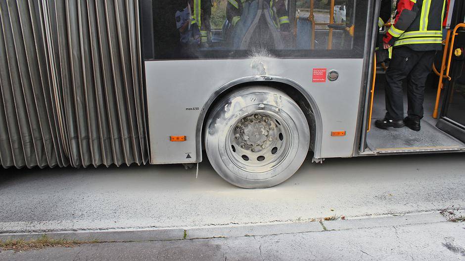 Bremse am Bus geriet in Brand