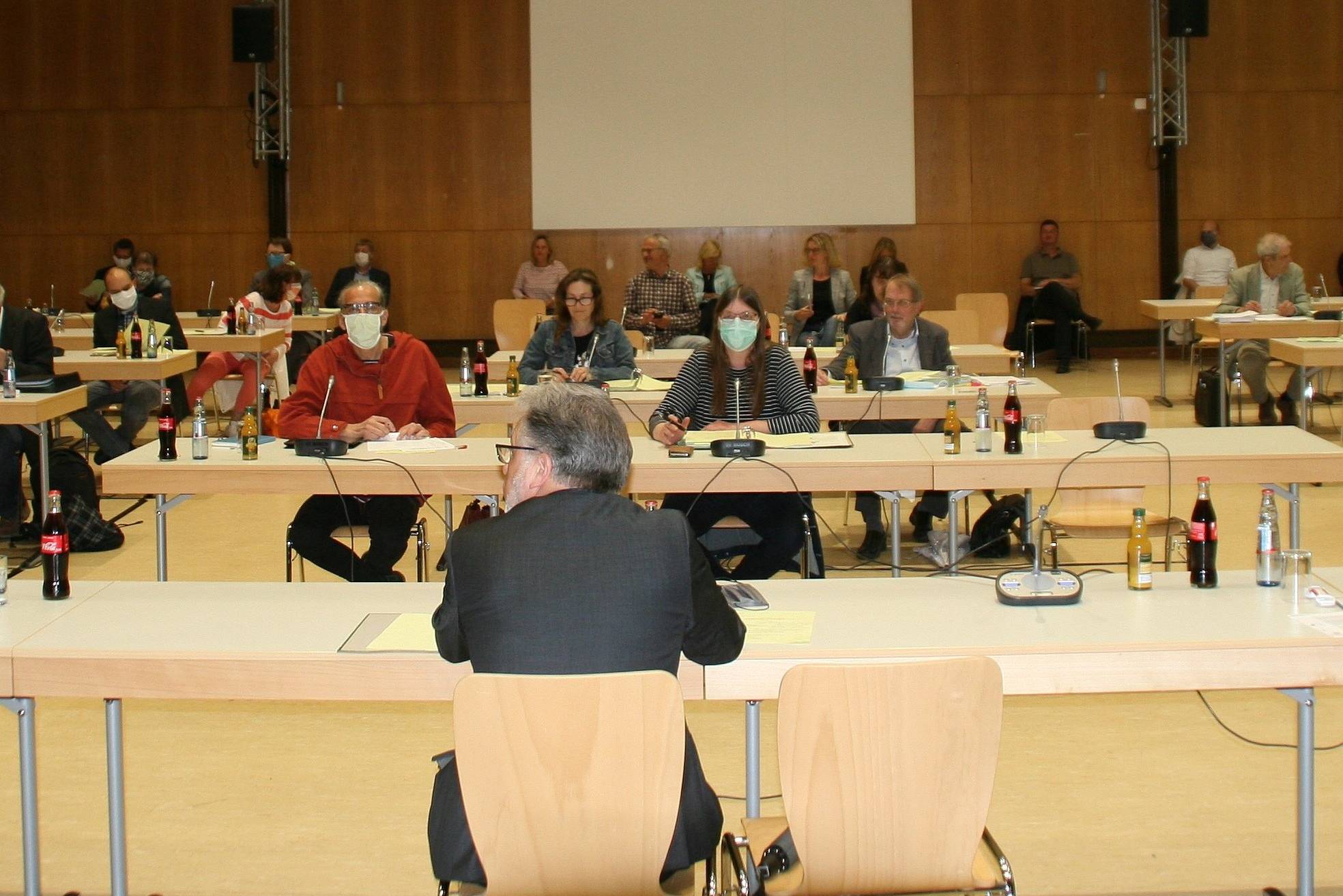  In einer historischen Sitzung hat der Haupt- und Finanzausschuss am Dienstagabend, 28. April, in der Aula des Konrad-Heresbach-Gymnasiums bei zwei Enthaltungen den Haushalt 2020 mit großer Mehrheit beschlossen.   
