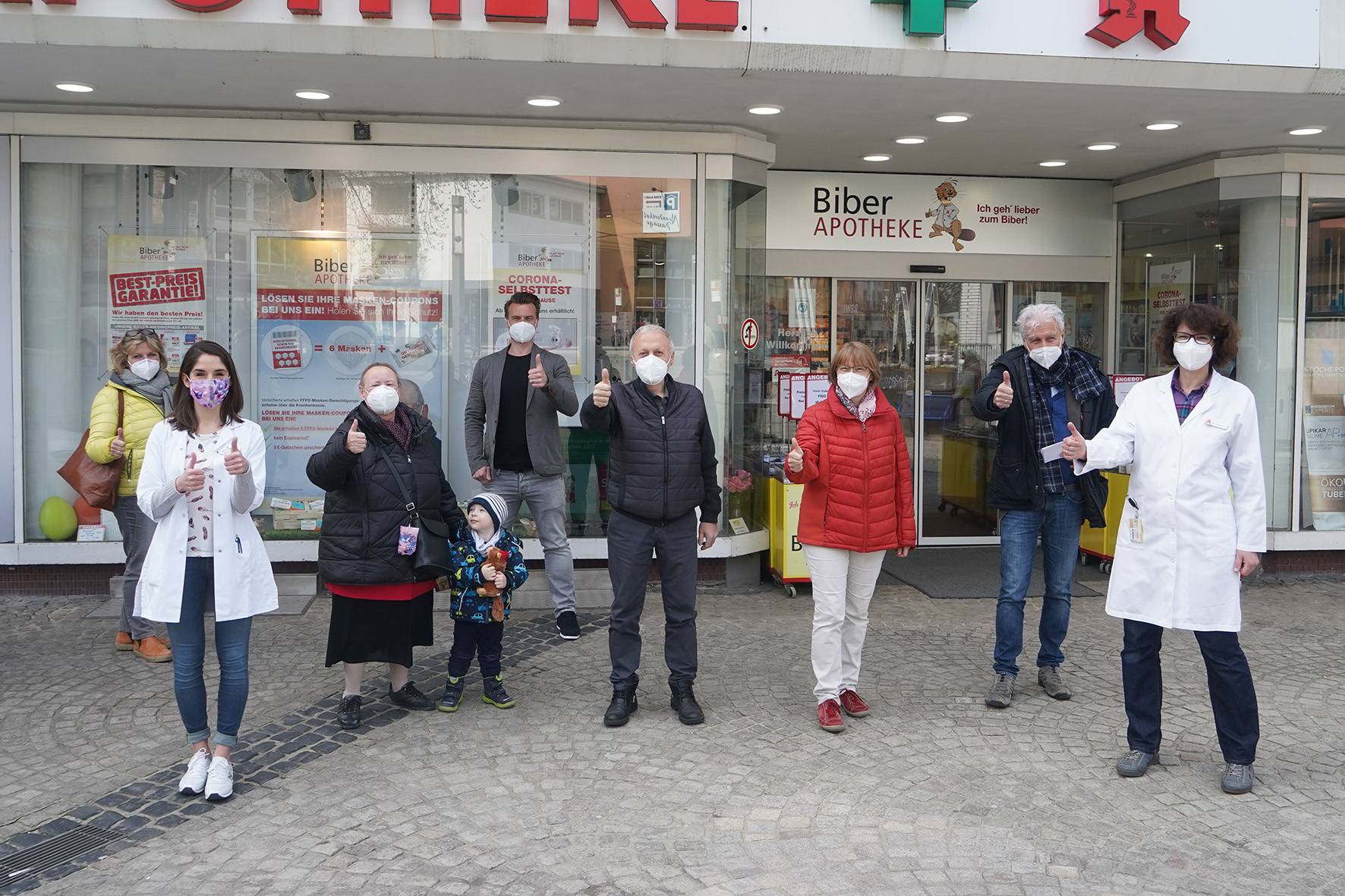 Apotheke sammelt Spenden für mehr als 20 Vereine