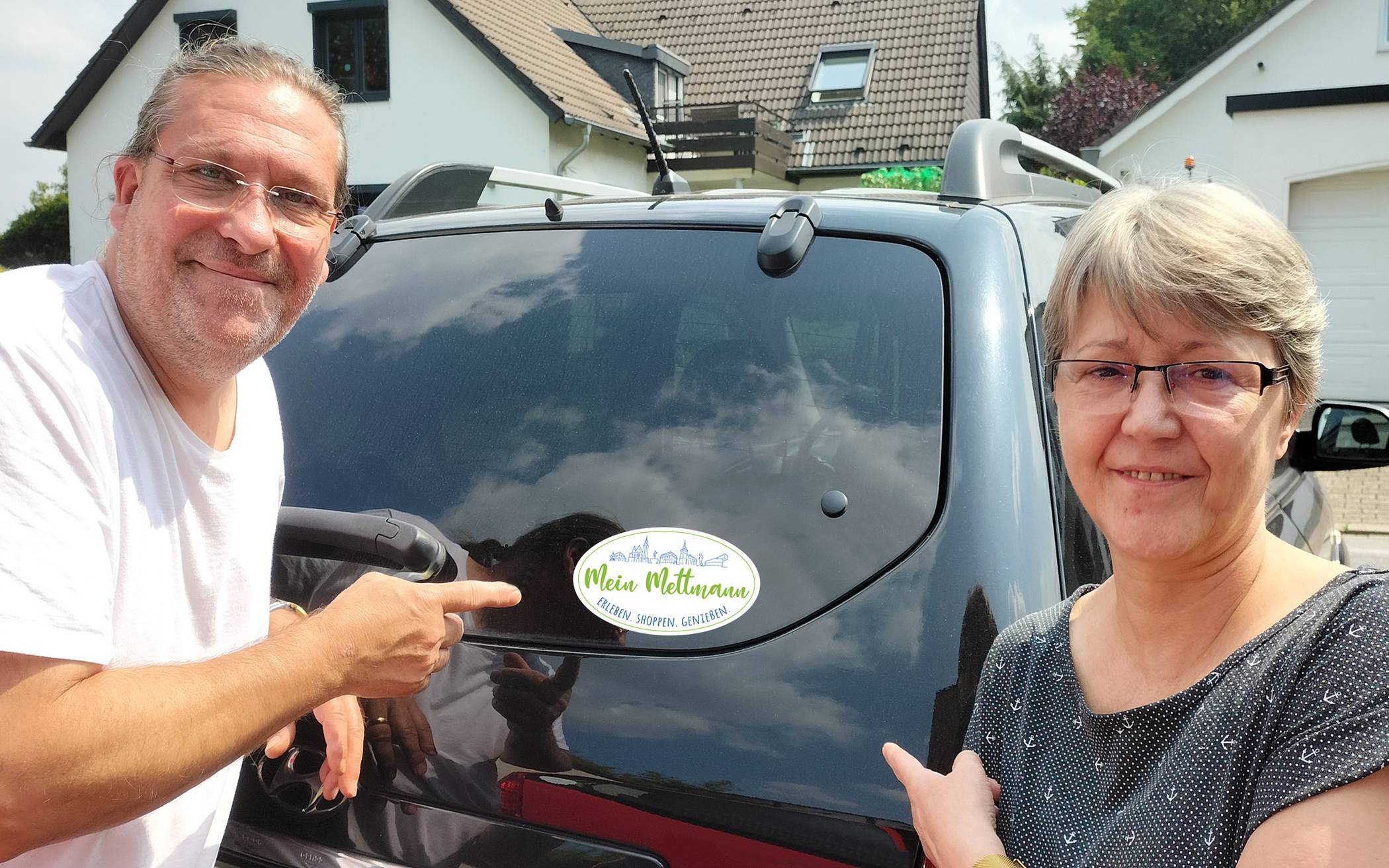  Macht sich gut auf jedem Auto-Heck: der Aufkleber „Mein Mettmann“. 