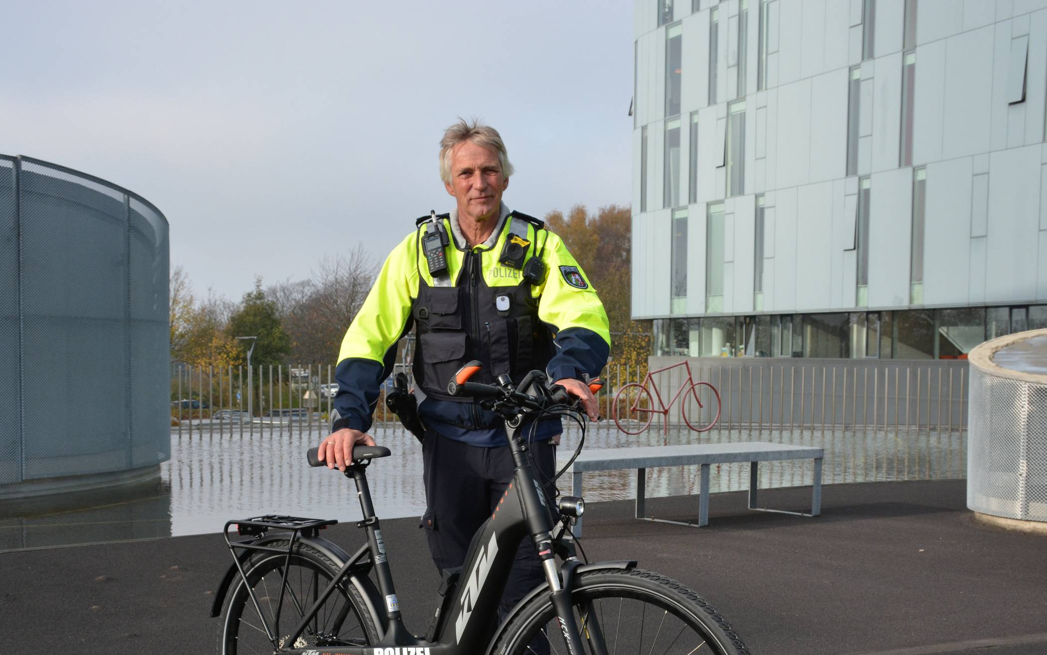  Die Kreispolizeibehörde Mettmann freut sich über fünf neue Pedelecs. 