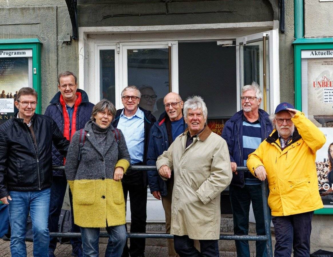  Das Bürgerbus-Team von links: Peter Nachtigall, Stefan Wigge, Ilona Bungert-Dellit, Michael Au, Hans Anton Fliegauf, Bodo Nowodworski, Michael Peters, Klaus Bartel. 