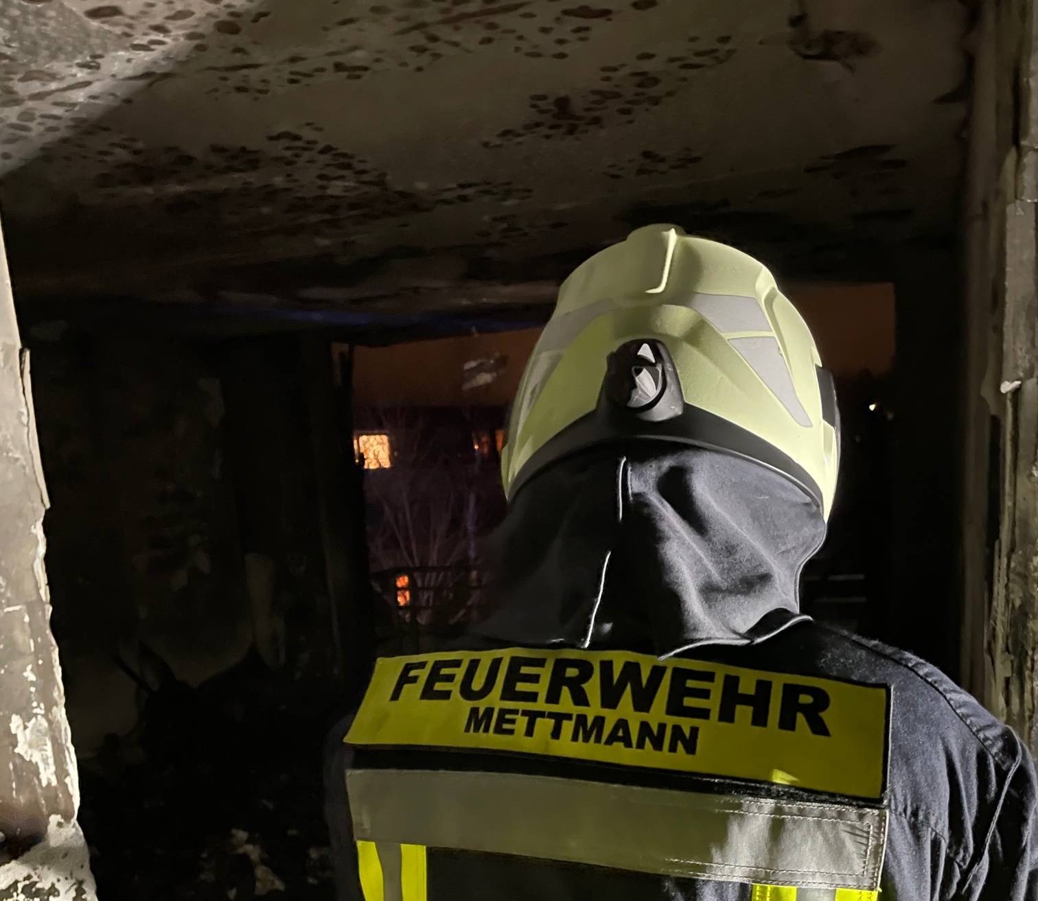  Erheblicher Brandschaden in der Mettmanner Kantstraße. 