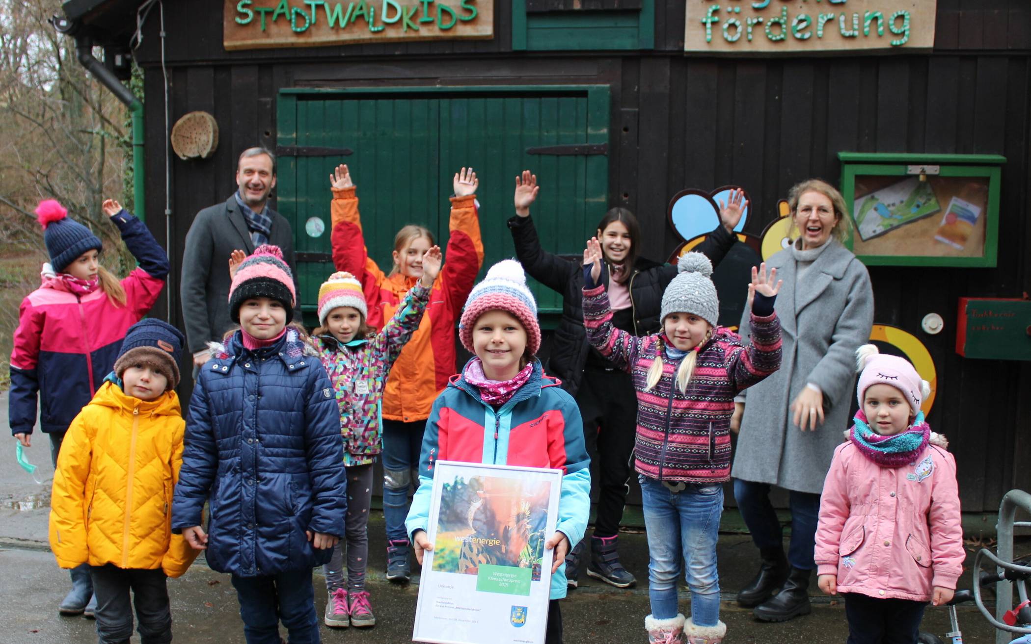 Die Stadtwaldkids freuten sich mit Bürgermeisterin