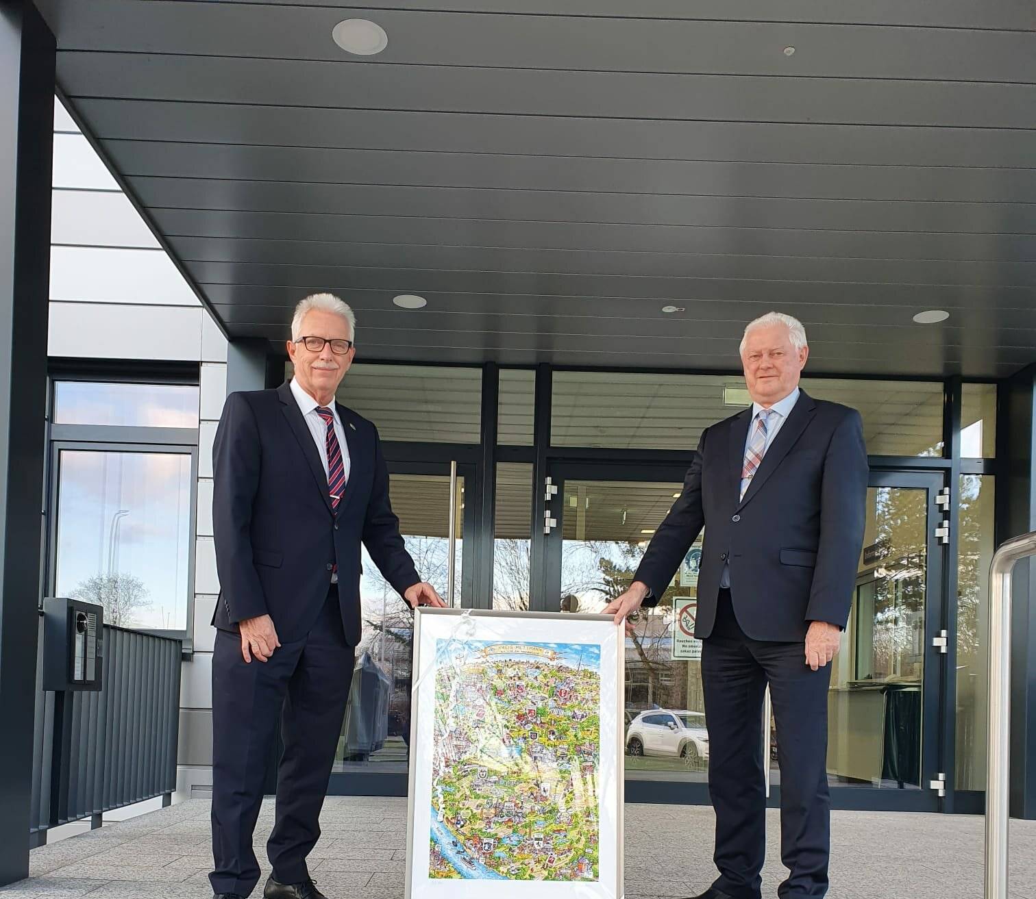  Landrat Thomas Hendele verabschiedet Dr. Hans-Ingo Schliwienski in der neuen THW-Zentrale in Hilden. 