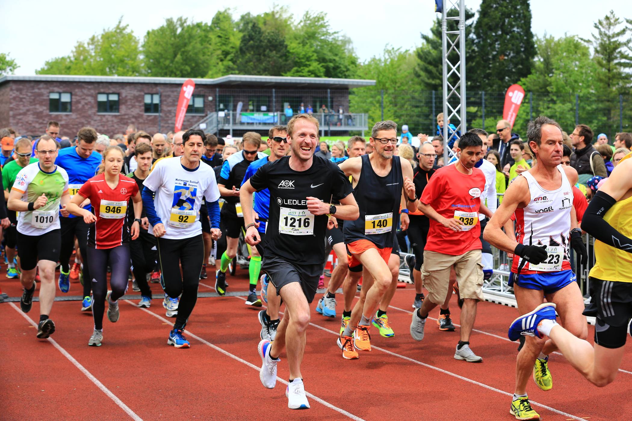  Der Bachlauf am 1. Mai ist ein Fest für die ganze Familie und hat Tradition im Mettmanner Sportkalender. Im Jahr 2019 gab es einen 1800 Läufern einen Teilnehmerrekord. 