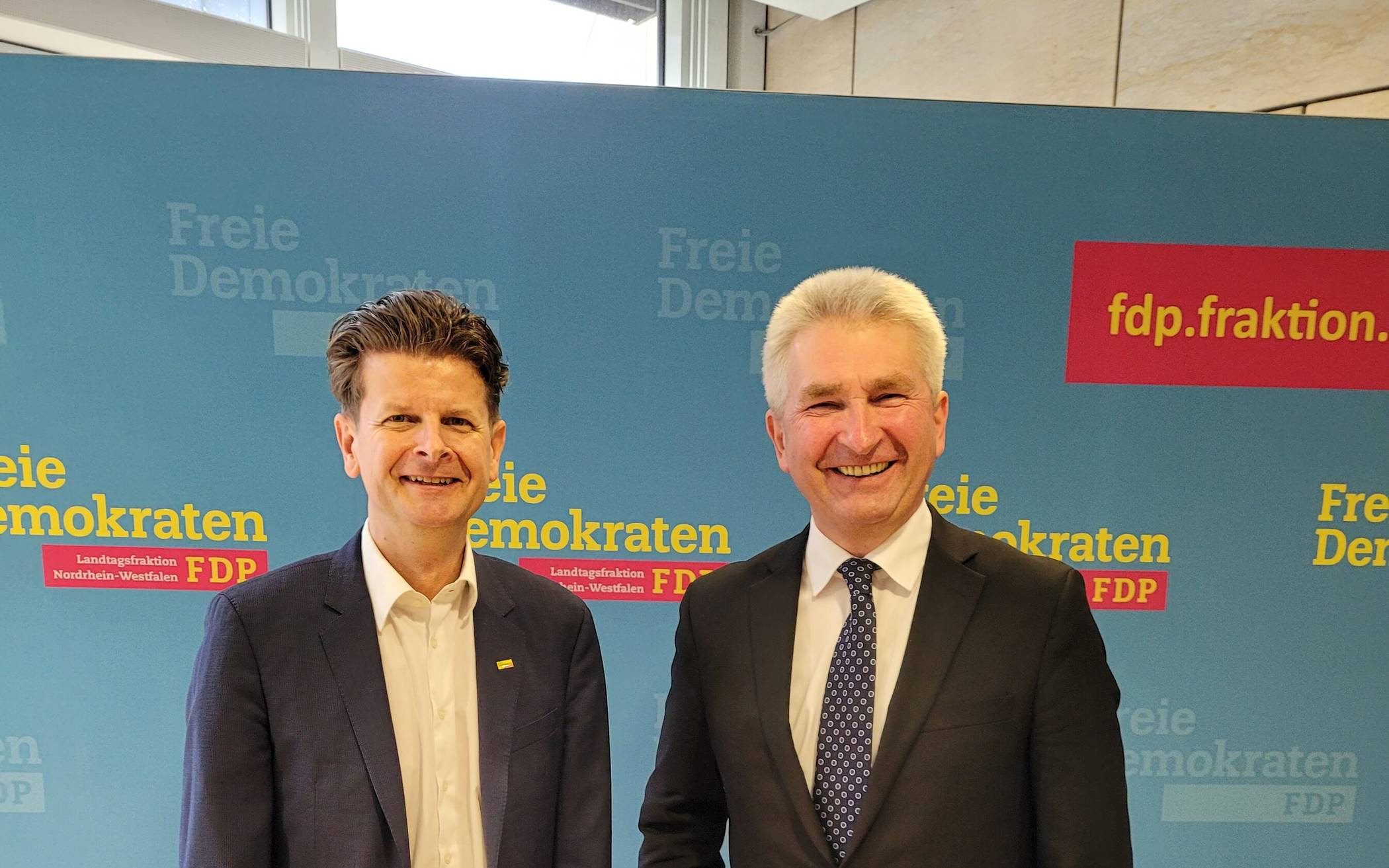  FDP-Landtagskandidat Thomas Sterz (l.) zusammen mit Wirtschaftsminister Andreas Pinkwart. Foto: privat 