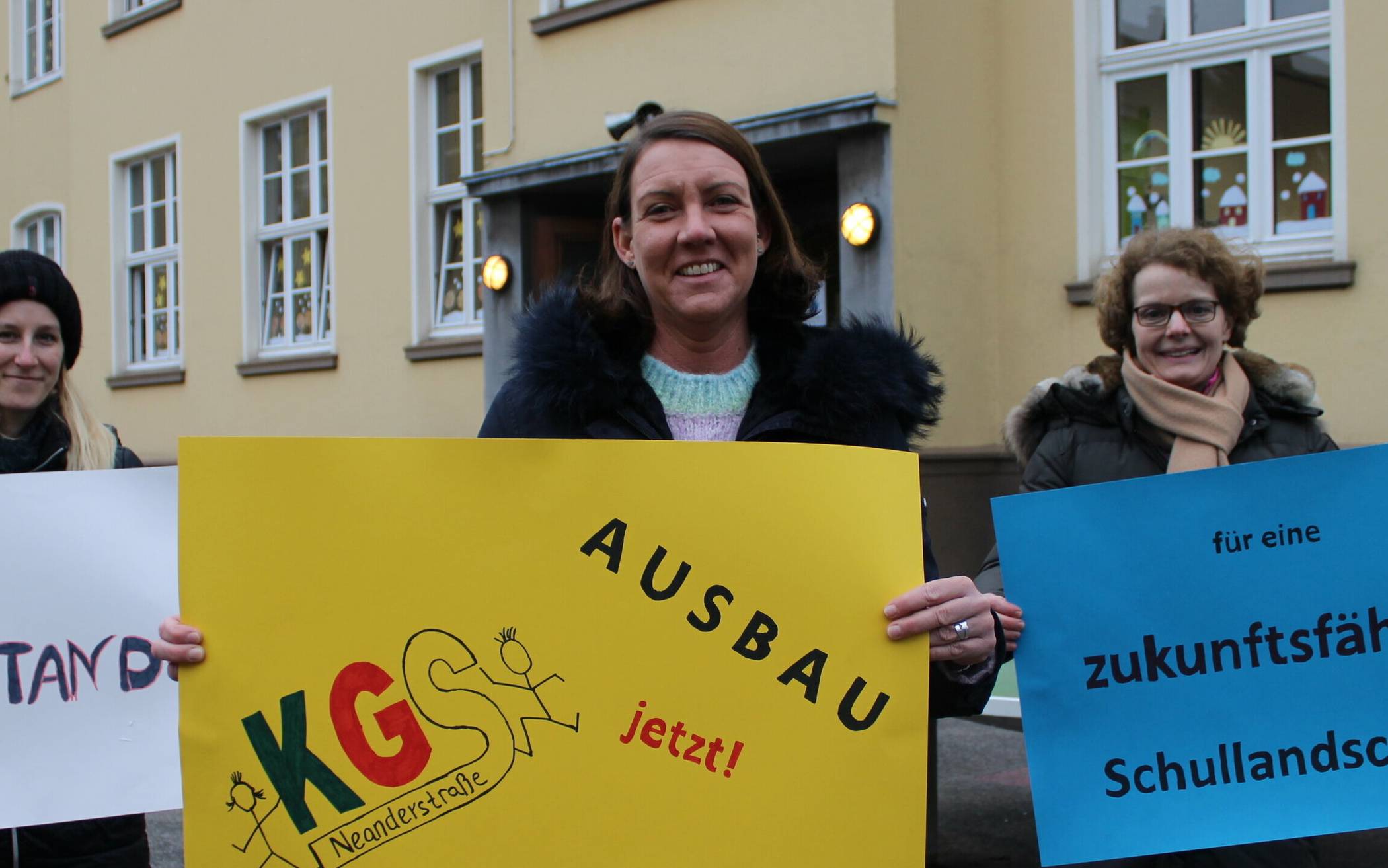  Carina Pail, Dr. Regina Lenz und Sylvia Cisowski setzen sich schon seit geraumer Zeit für einen Ausbau der Katholischen Grundschule in der Neanderstraße ein: 