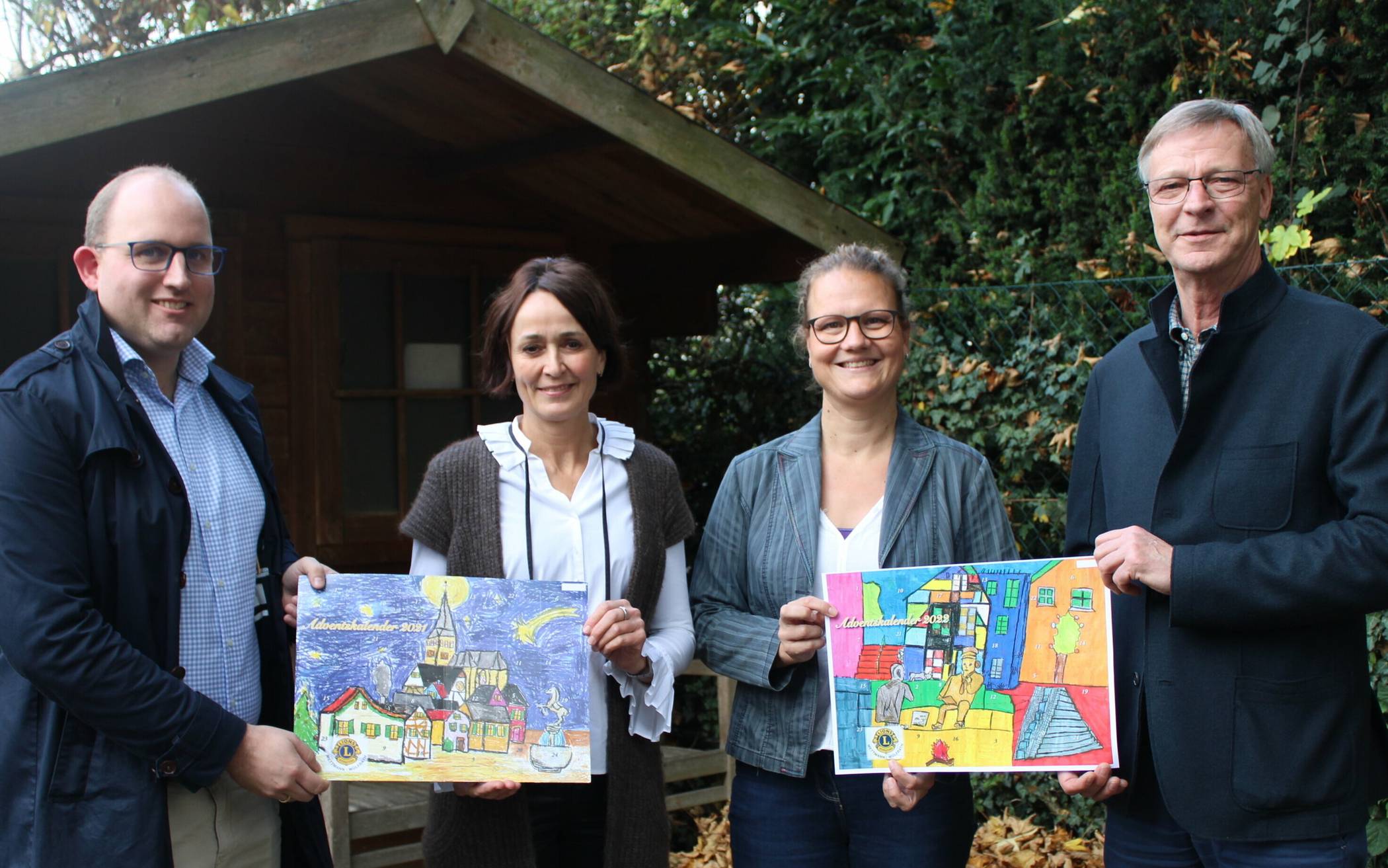  Lions-Vize-Präsident Kevin Bäßler, Corinna Walker vom Ambulanten Kinderhospizdienst Düsseldorf, Kerstin Wülfing vom Bergischen Kinderhospiz Burgholz Wuppertal und Jürgen Jülich vom Lions Club. 