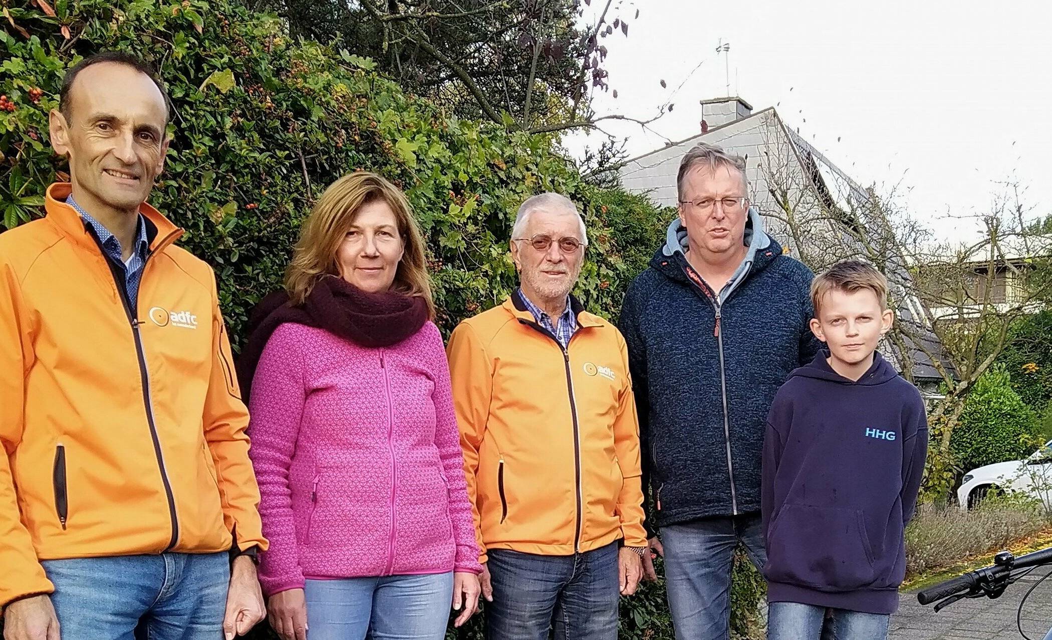 Familie Siekmöller mit den ADFC-Vertretern Jens