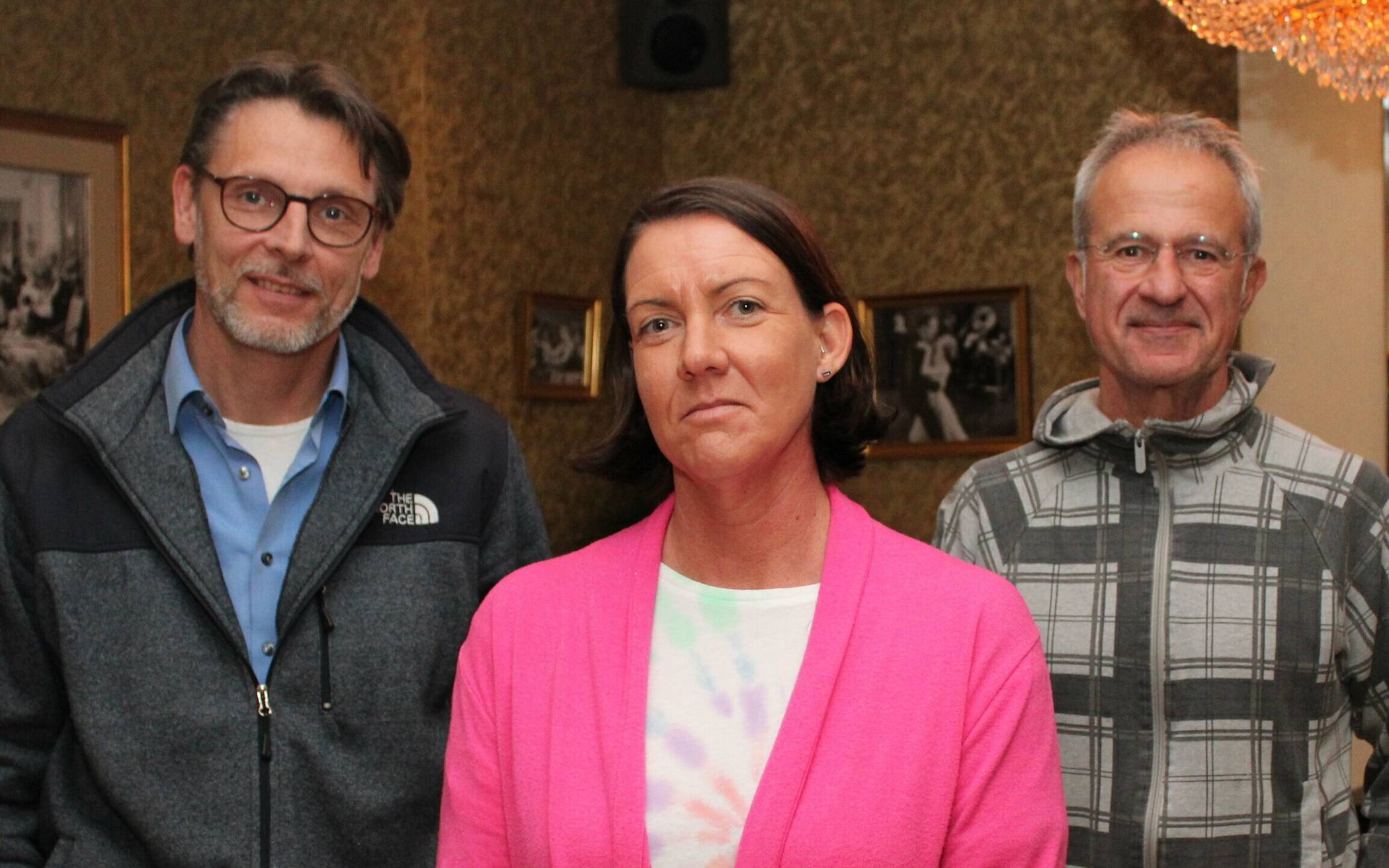  Axel Ellsiepen (links) und Andreas Konrad von ZSM mit der sachkundigen Bürgerin Dr. Regina Lenz. 