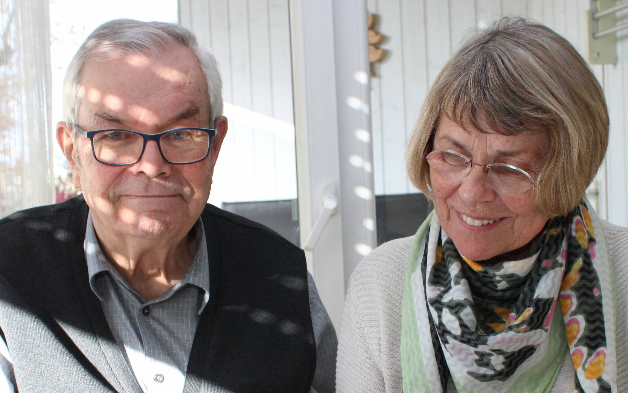 Ernst-August Kortenhaus und sein Frau Monika schwelgen gemeinsam in Erinnerungen aus vielen Jahren Blotschenmarkt. „Ohne sie“, sagt er, „hätte ich das nie geschafft.“ 