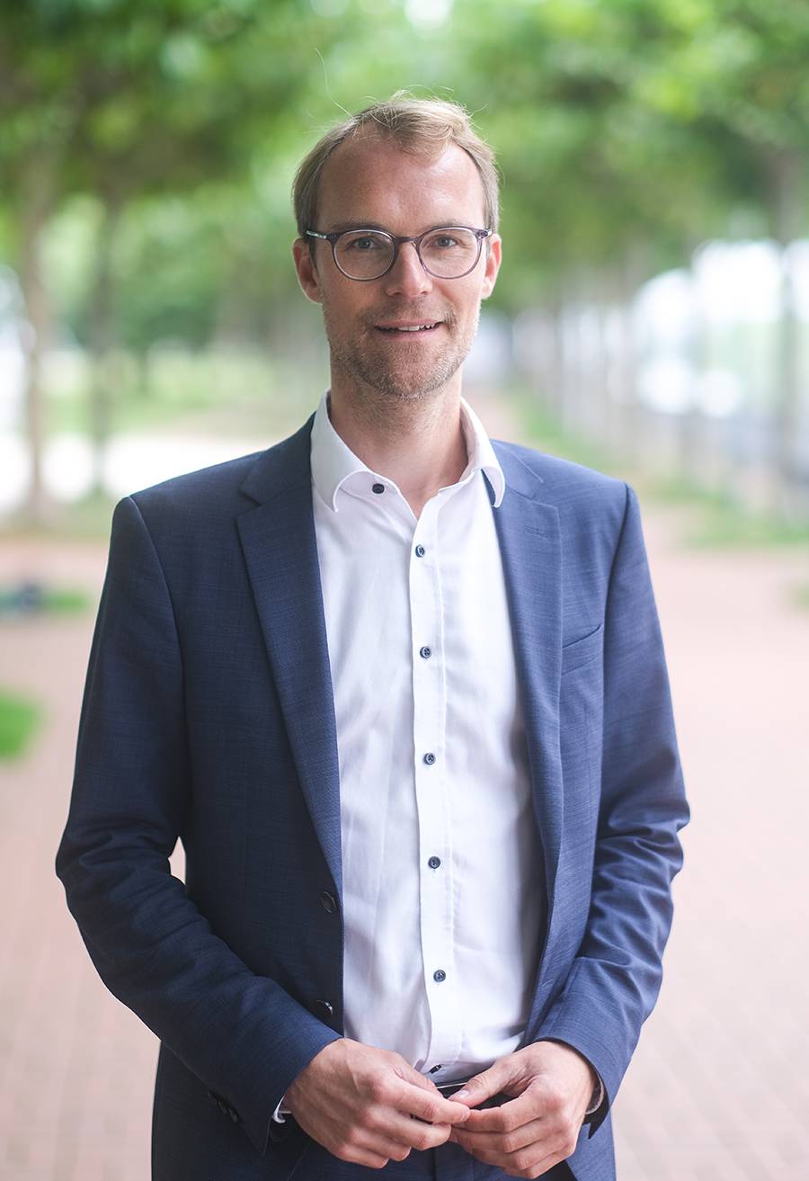 Dr. Christian Untrieser