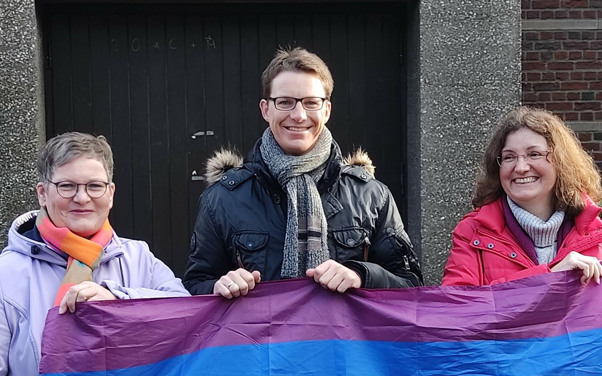 Setzten sich als Mitglieder der AG Regenbogenkirche für mehr Offenheit ein, von links: Andrea Lauer, Maximilian Bröhl und Petra Hermes-Wigge.   