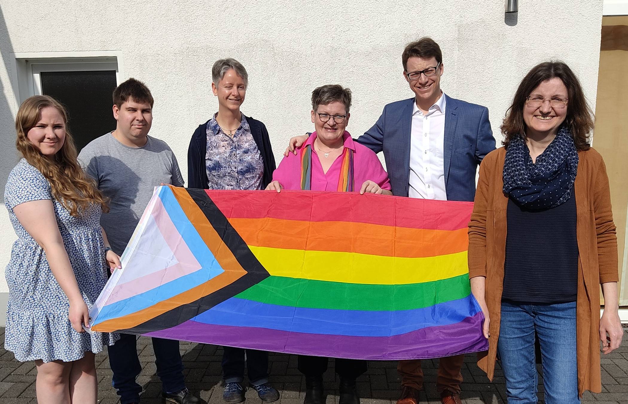  Die Mitglieder der Arbeitsgruppe „Regenbogenkirche“ setzen sich für geschlechtliche und sexuelle Vielfalt in der katholischen Kirche ein. 