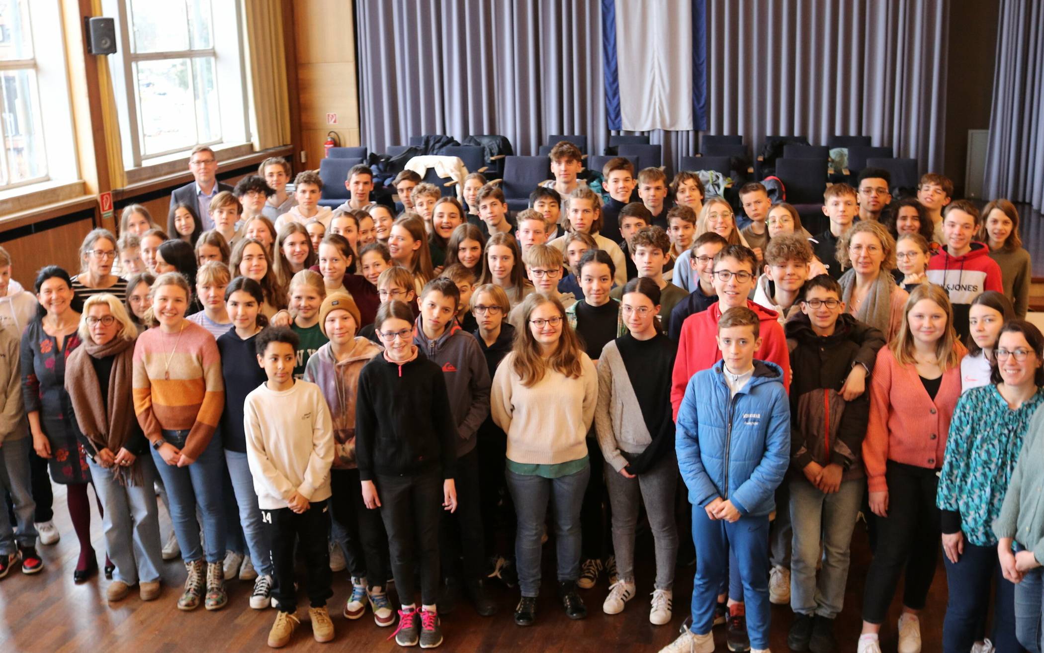  40 Schülerinnen und Schüler aus Laval sowie 40 KHGSchülerinnen und Schüler hat Bürgermeisterin Sandra Pietschmann im Rathaus empfangen. 