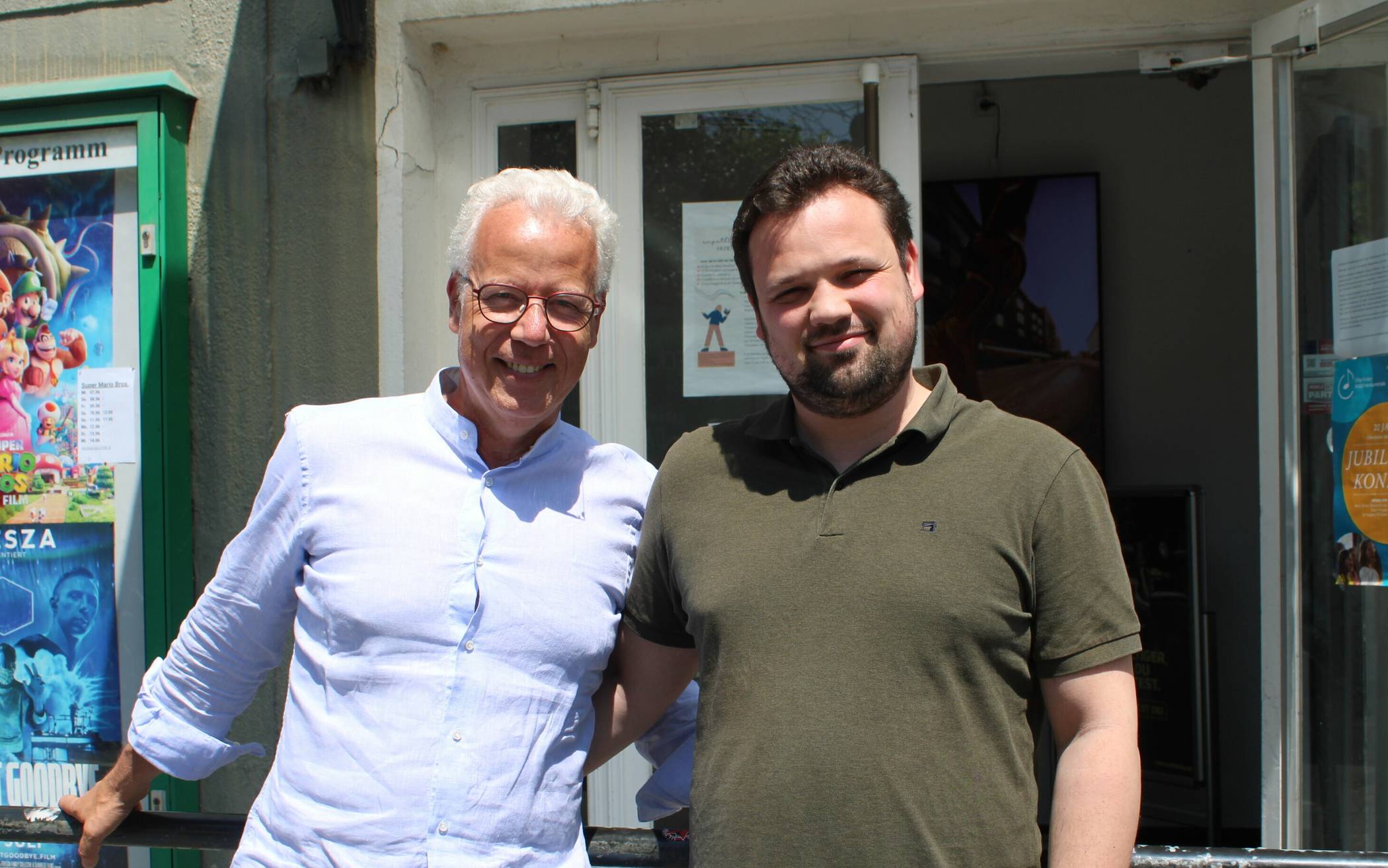  Thomas und Julian Rüttger betreiben das Weltspiegel Kino und sorgen beim Mondscheinkino für die Technik und die Filme. 