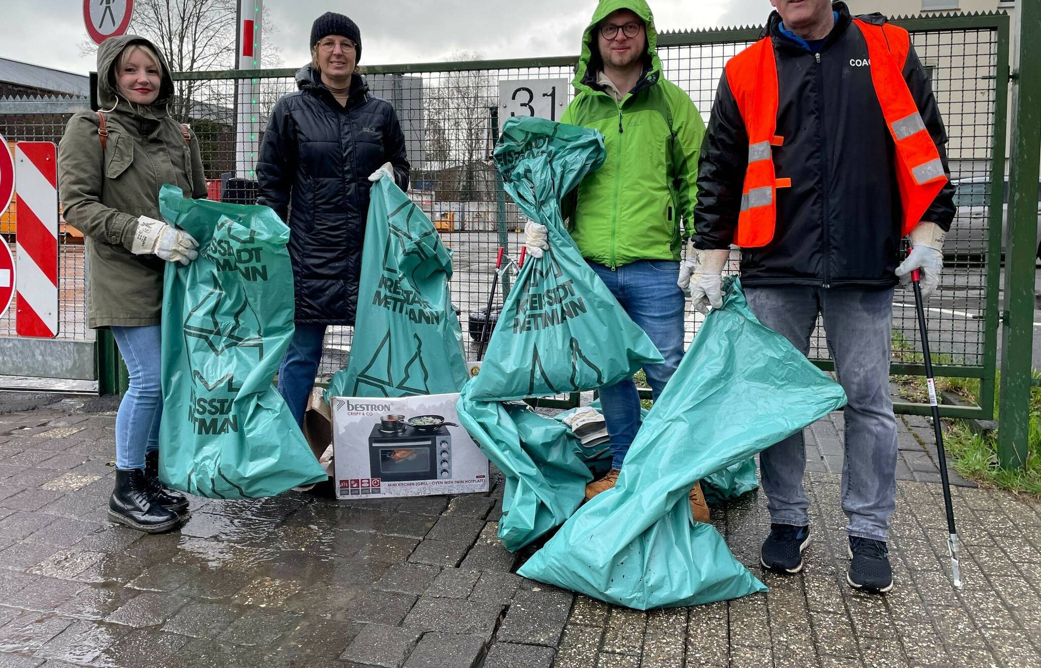  Es geht ans „Großreinemachen“ - so wie hier zuletzt auf der Teich- und der Schwarzbachstraße. Foto: Archiv 