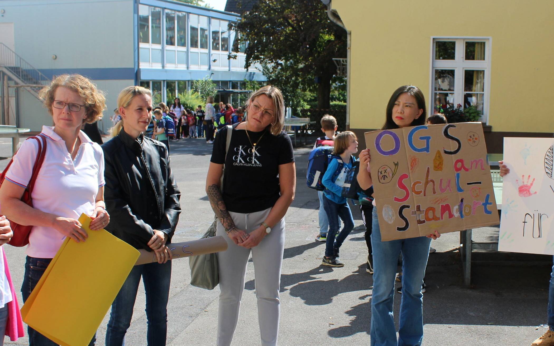 Auch die Probleme der KGS sollen in Angriff genommen werden. Die Schulpflegschaft mit den Vorsitzenden Dr. Regina Lenz und Sylvia Cisowski (1. und 2. von links) setzt sich schon seit Jahren dafür ein. 