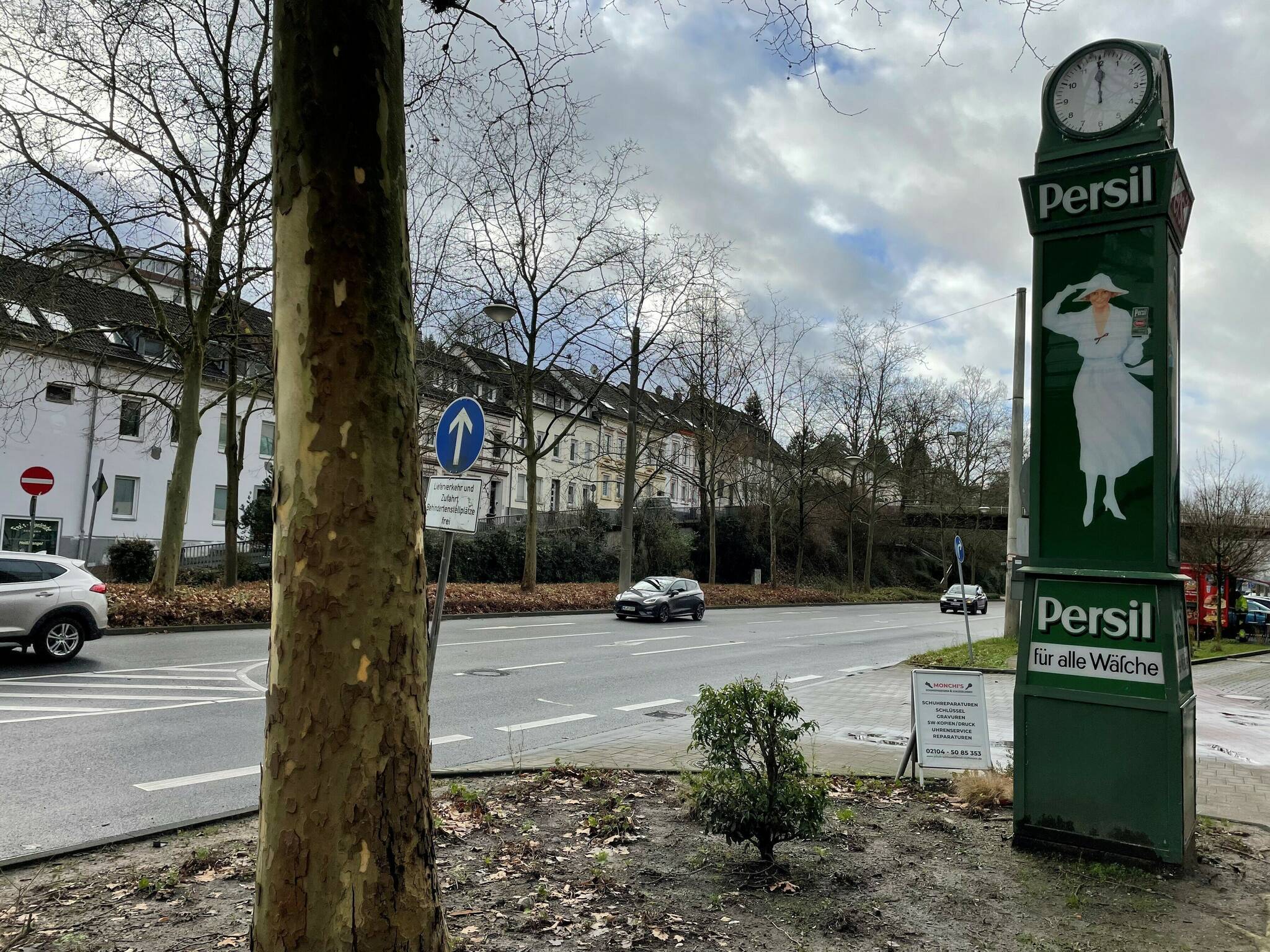  Ein Hingucker: die Persil-Uhr an der Talstraße. 