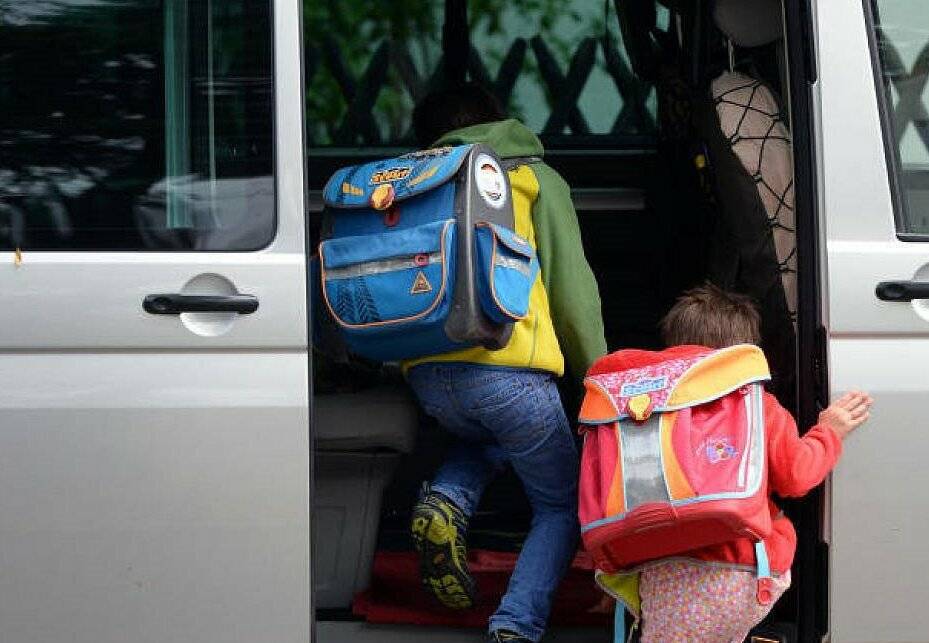 Häufiger Anblick direkt vor Schulen: Eltern