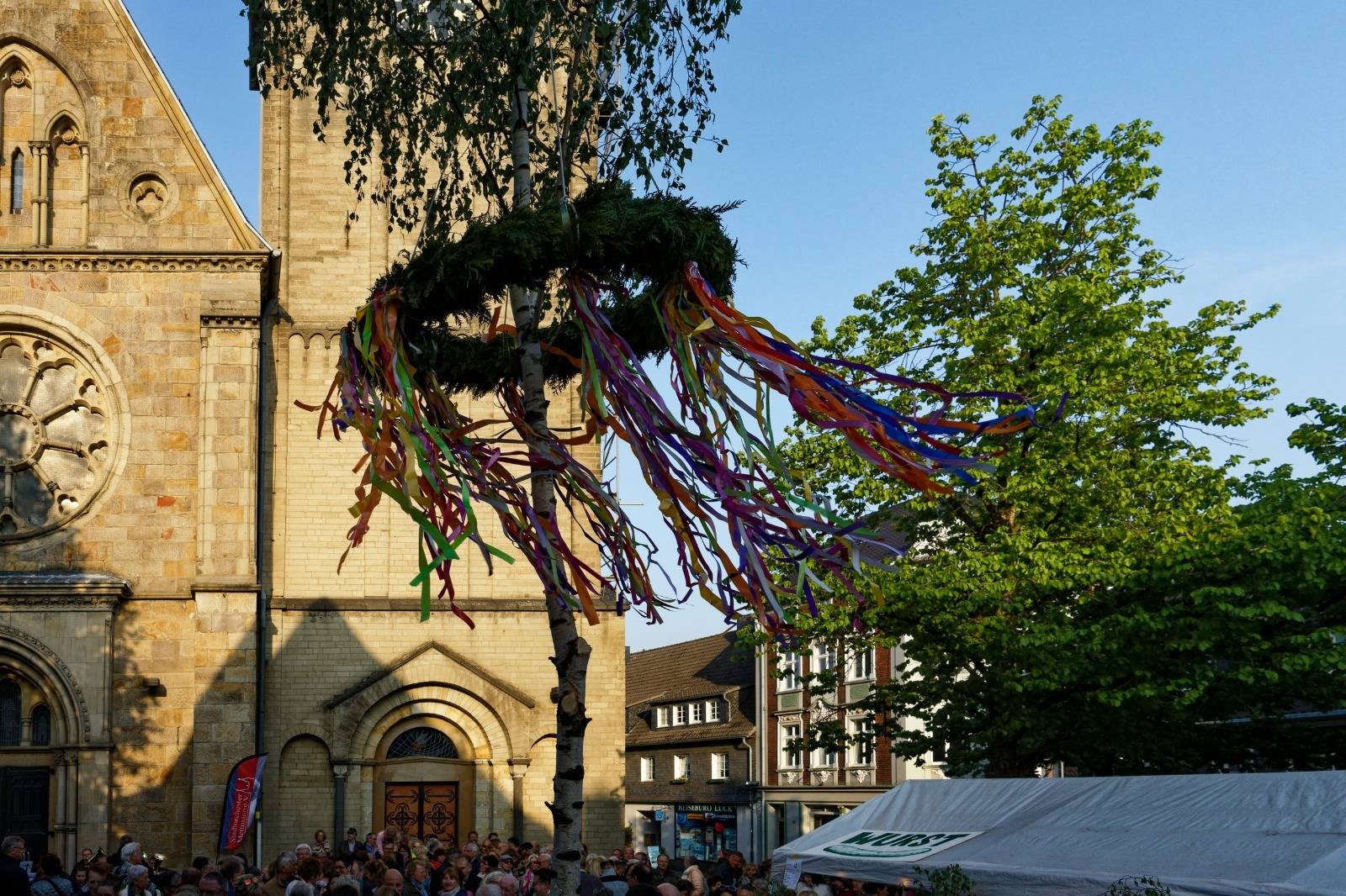 Maibaum auf dem Marktplatz