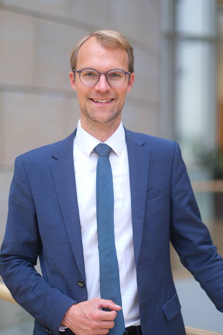 Bewerbungen ab sofort bei Dr. Christian Untrieser möglich ​