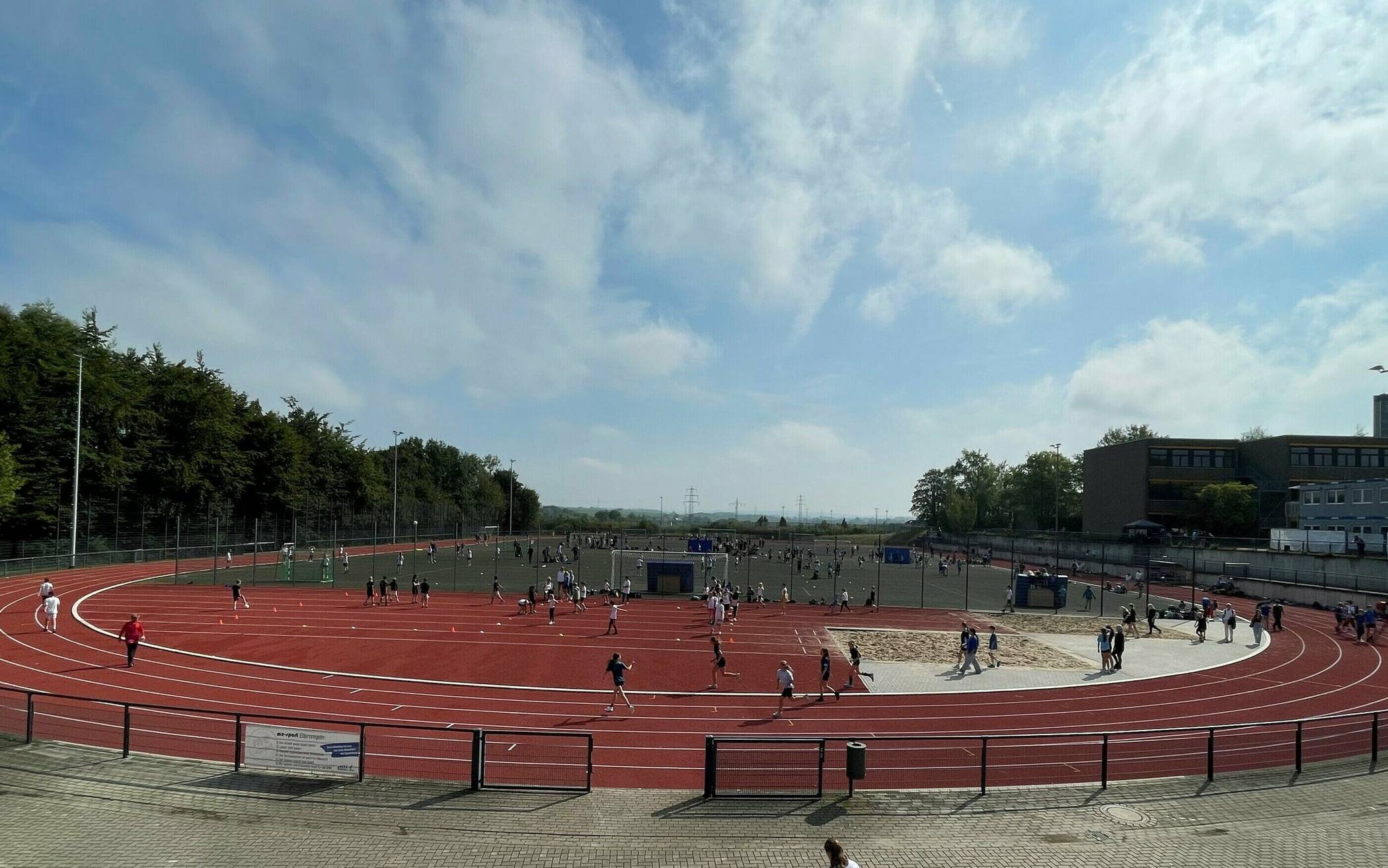 Beim Sportfest des Heinrich-Heine-Gymnasiums herrschte auf