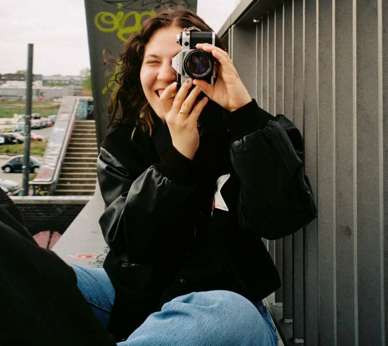 Shalyn Delhaes liebt alles, was mit Film zu tun hat. 