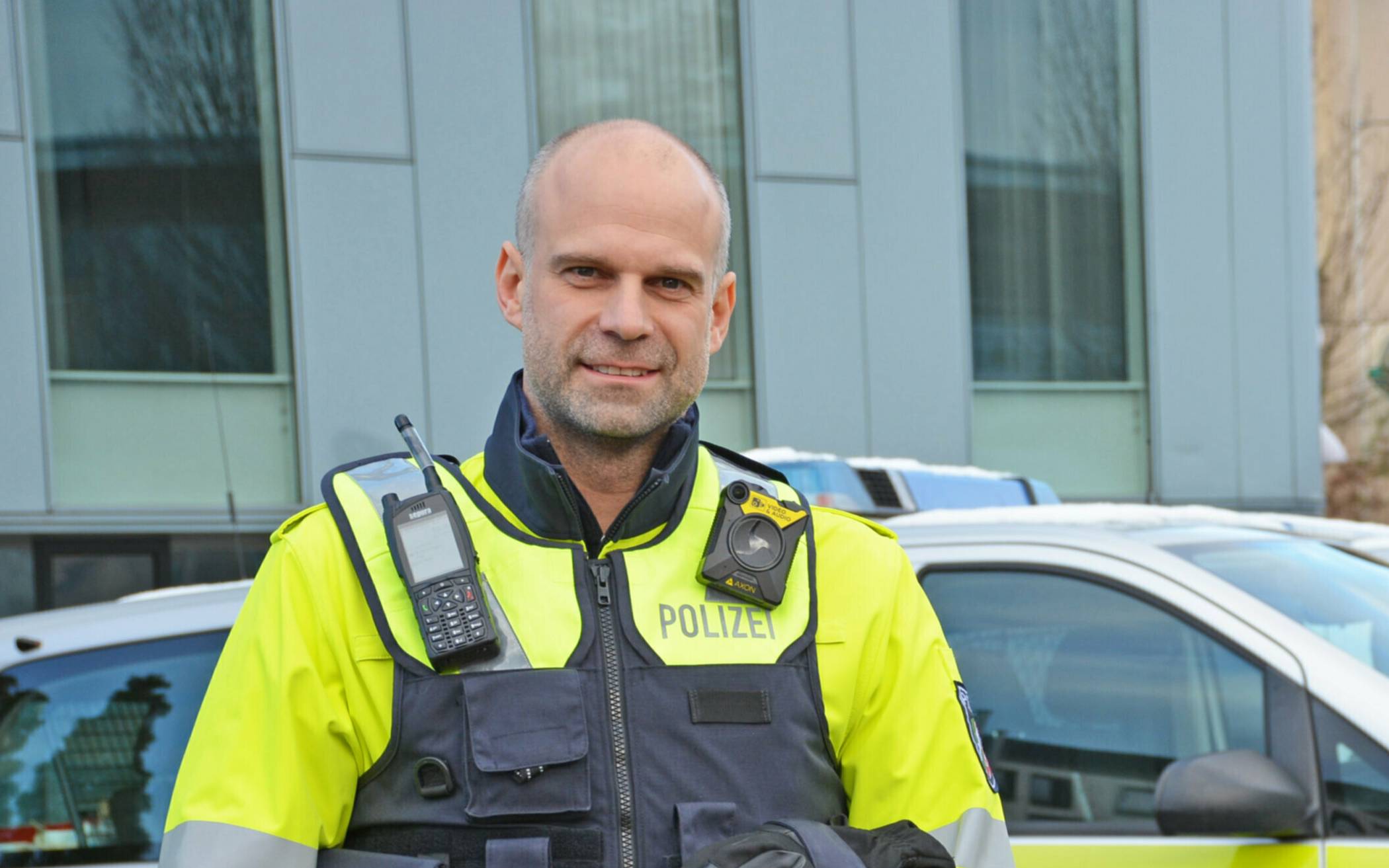 Polizeihauptkommissar Florian von der Heydt steht