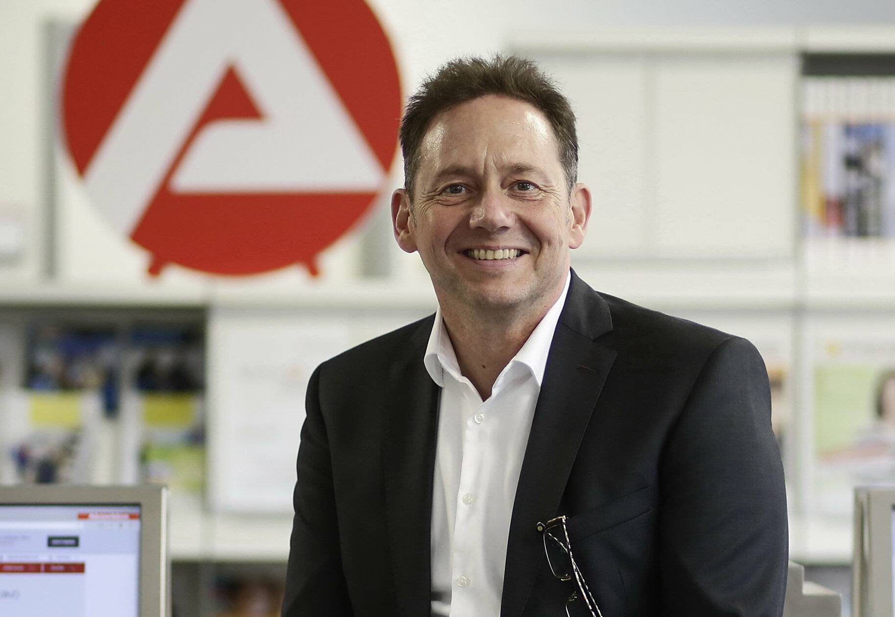  Karl Tymister,  Chef der Agentur für Arbeit Mettmann.   