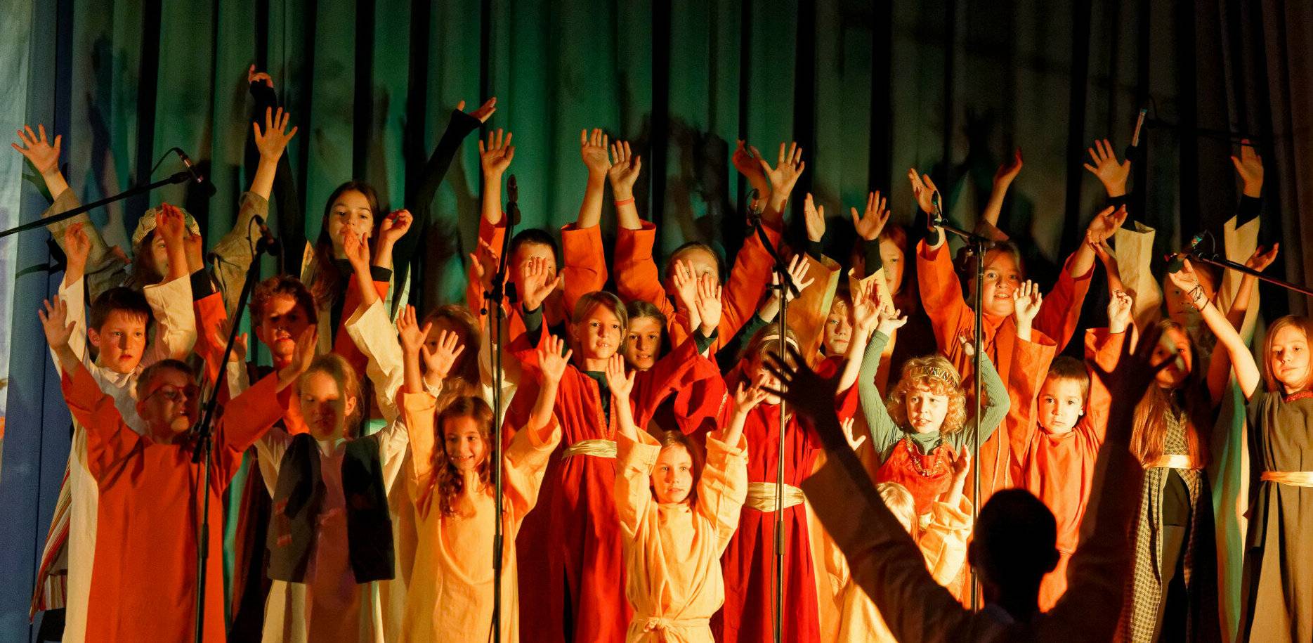Der Chor in Aktion. &#x21e5;Foto: M.