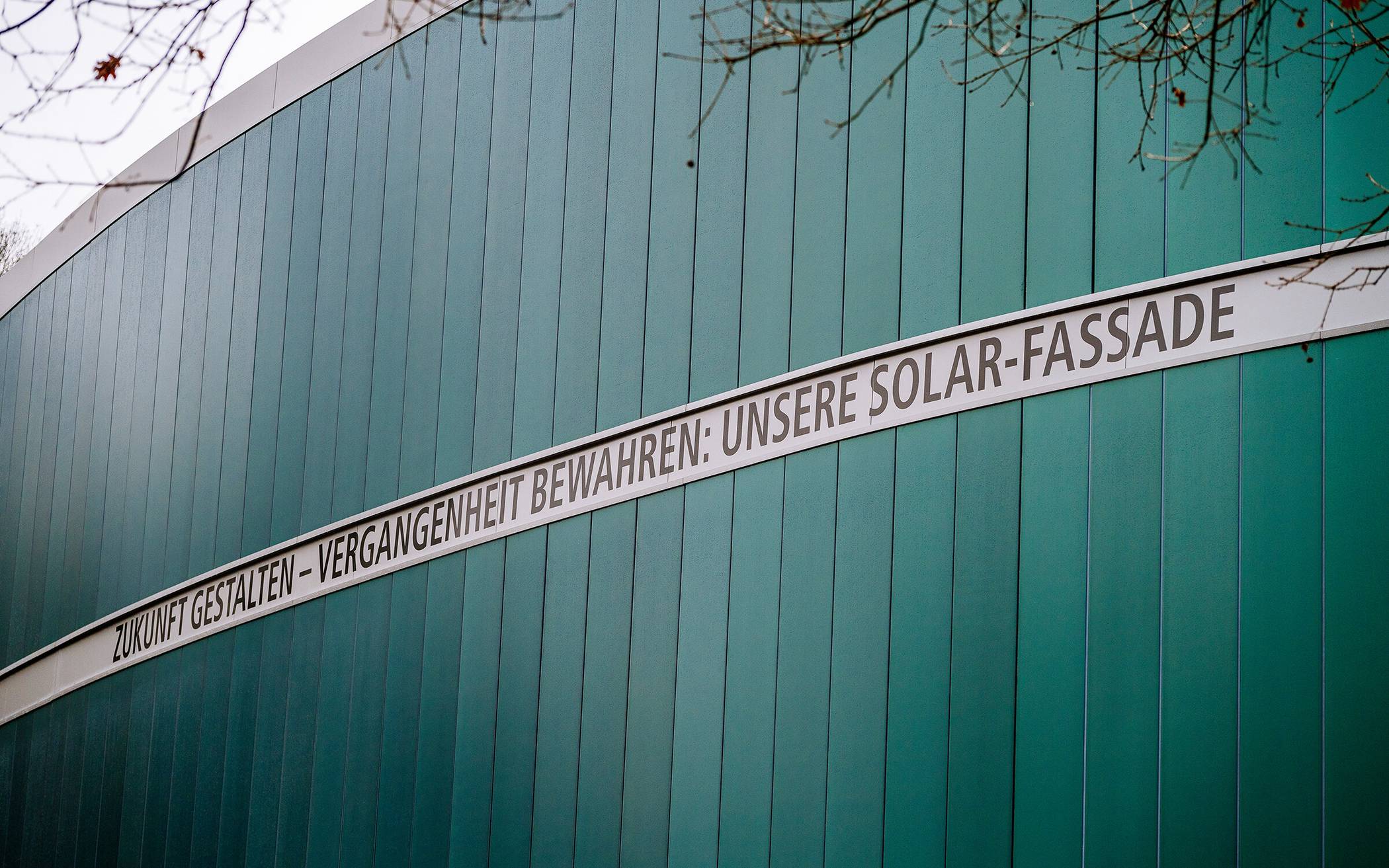 Das Neanderthal Museum hat eine zukunftsweisende Fassade erhalten.