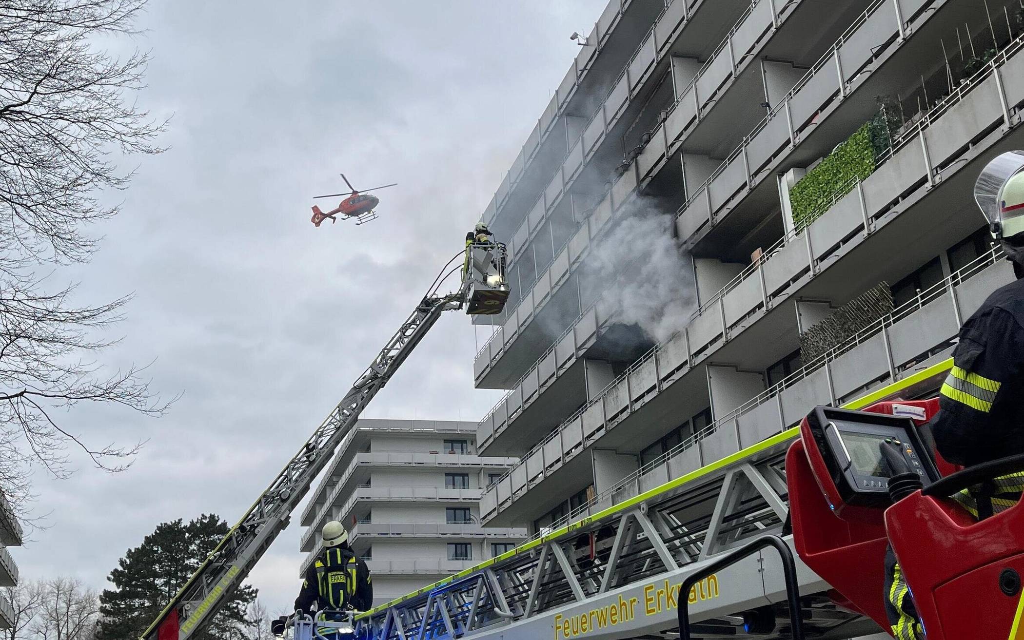 Drehleitern der Feuerwehren Mettmann und Erkrath