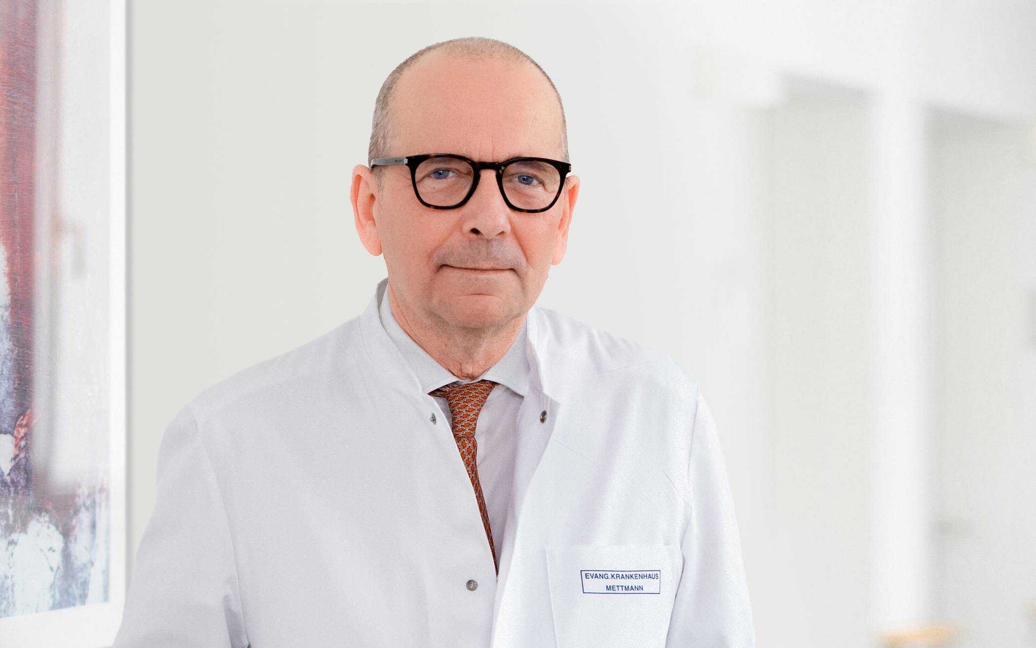Chefarzt Dr. med. Huberts wird die