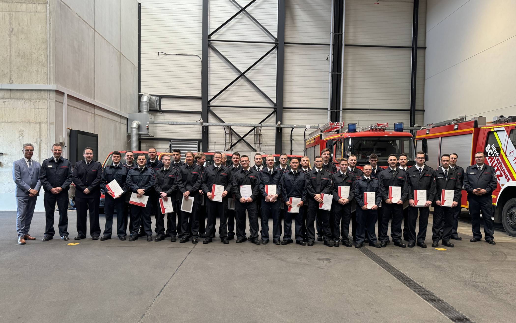 Vierter Lehrgang der Kreisfeuerwehrschule beendet Ausbildung
