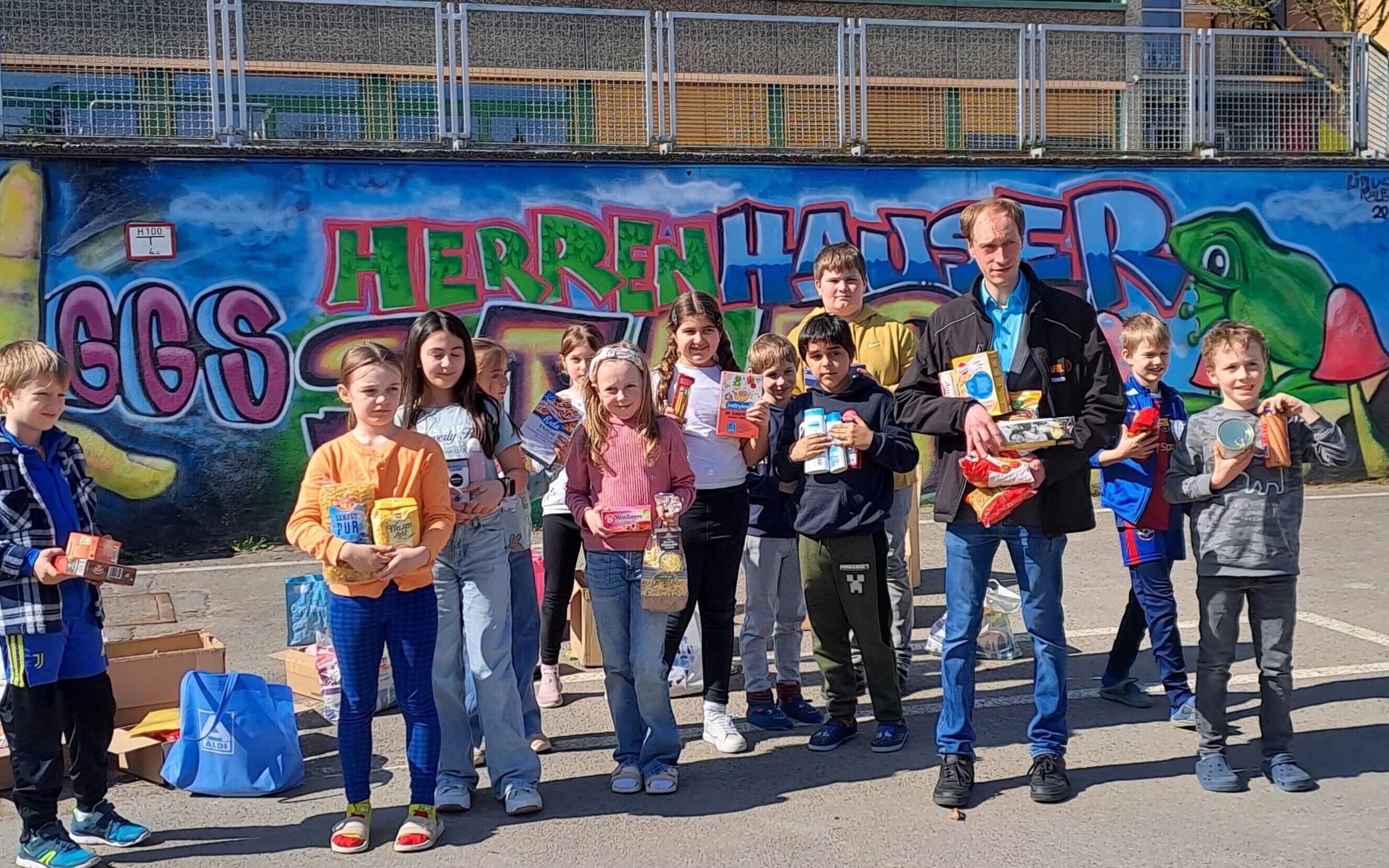 Die von den Kindern gesammelten Spenden