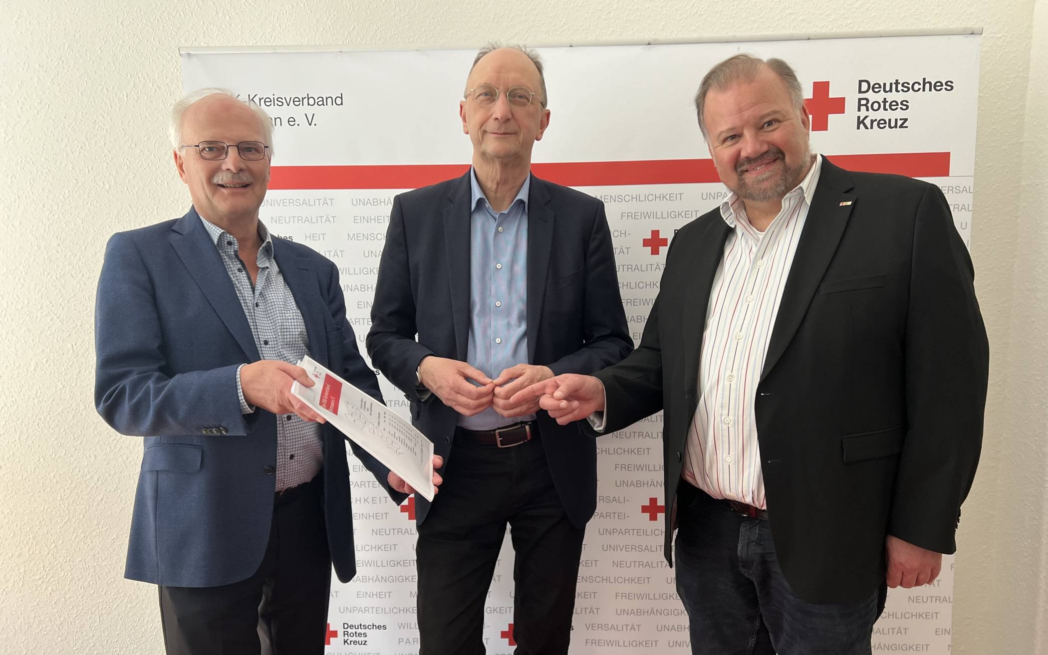 DRK-Kreisvorsitzender Norbert Danscheidt, Dr. Klaus Wiener