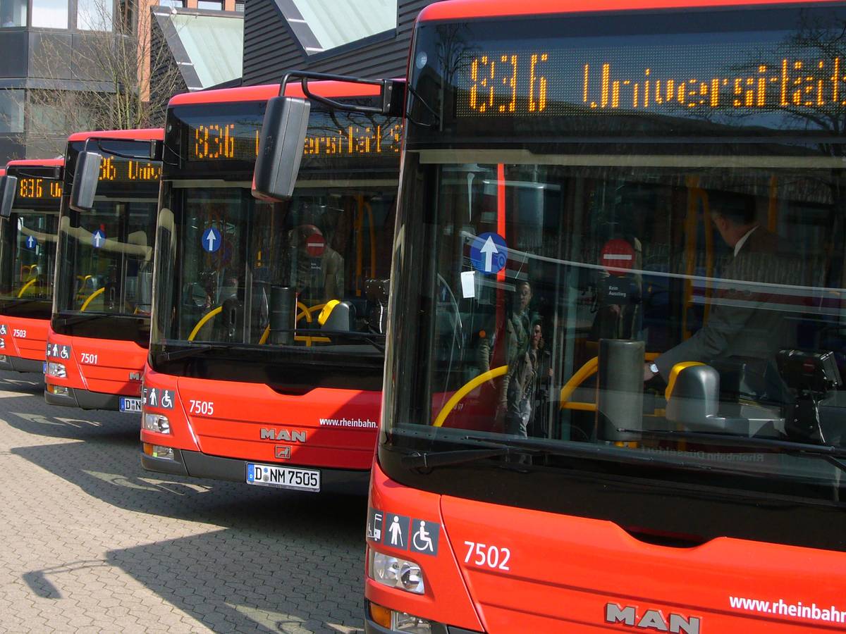 Sperrung der Flughafenbrücke auf der Autobahn A44