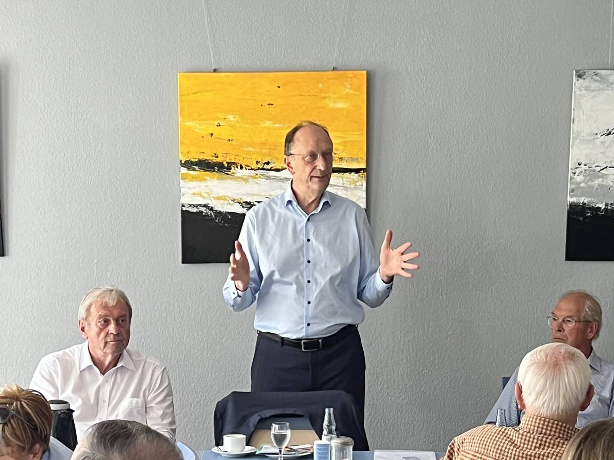 Bienenstich und Bundespolitik
