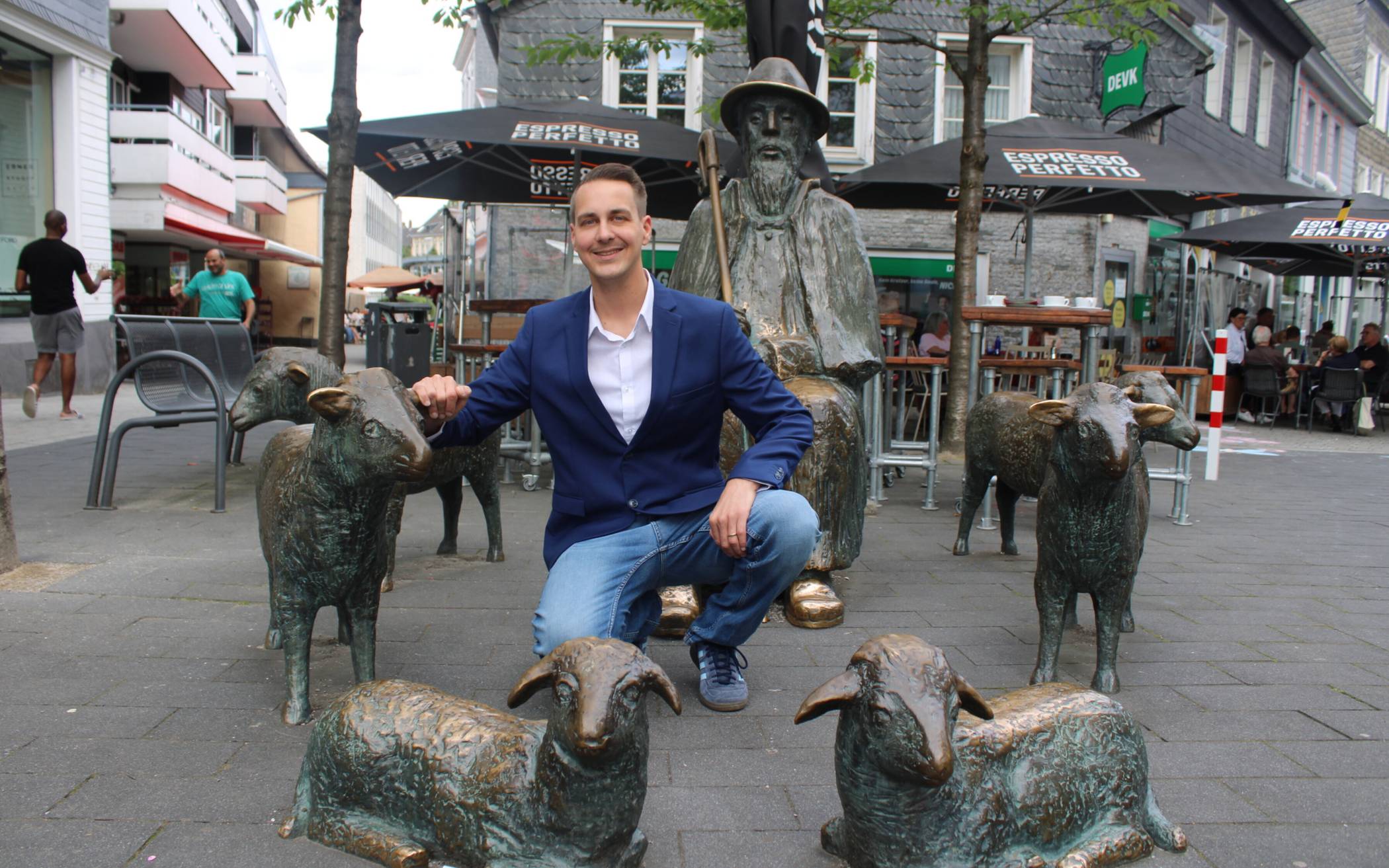 Öhrchen anfassen bringt Glück: André Bär