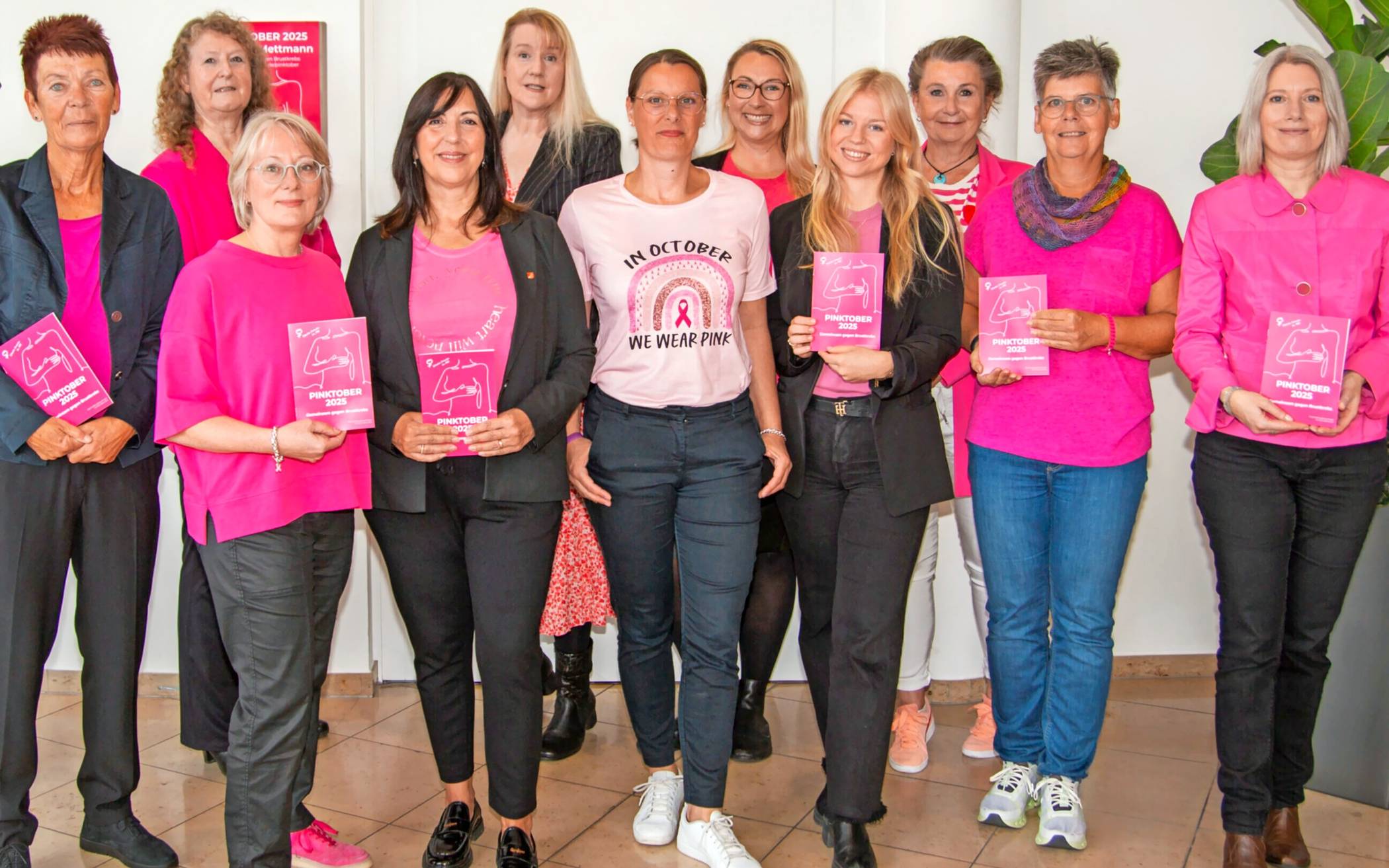 Die Gleichstellungsbeauftragten im Kreis Mettmann mit Flipbook zum Pinktober.  