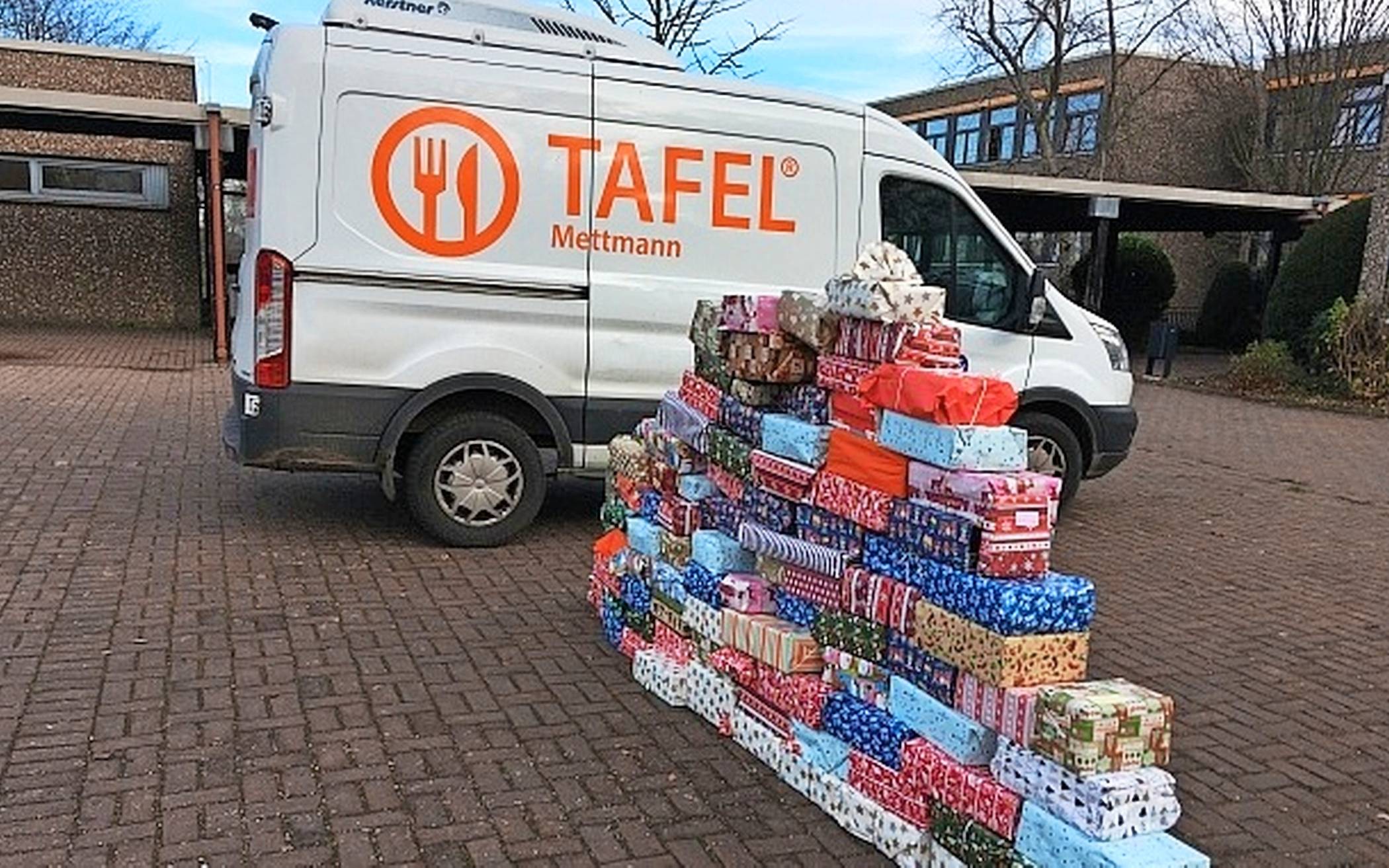 Die Tafel Mettmann bittet um Päckchen und Geldspenden, um bedürftigen Menschen ein schönes Weihnachtsfest zu bescheren. 