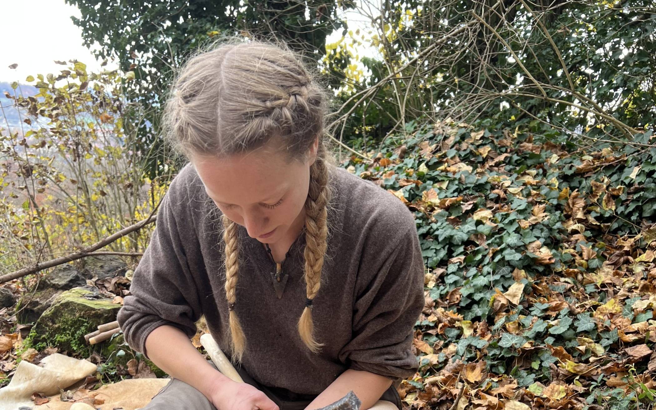 Die Kunst der Feuersteinbearbeitung im Neanderthal Museum erleben