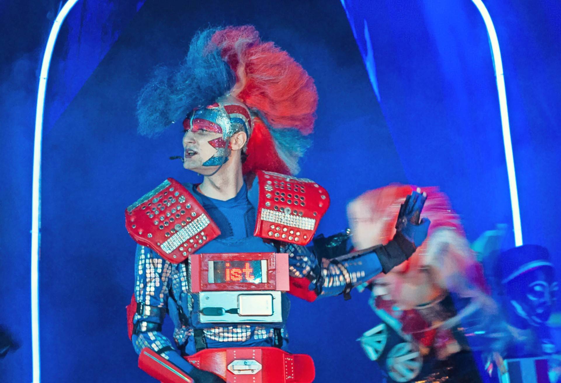 In der Sternenlicht Revue rasen die